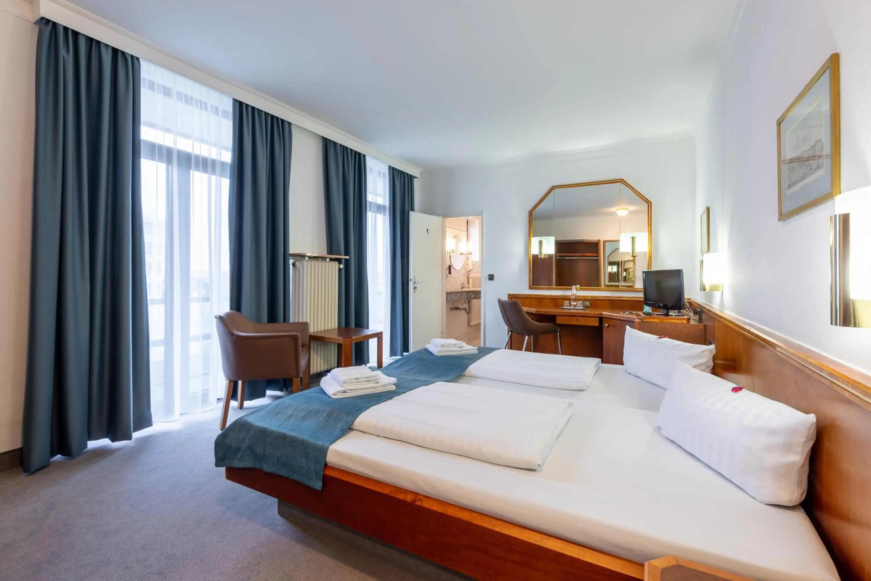 Bedroom, Bed in Trip Inn Klee am Park Wiesbaden