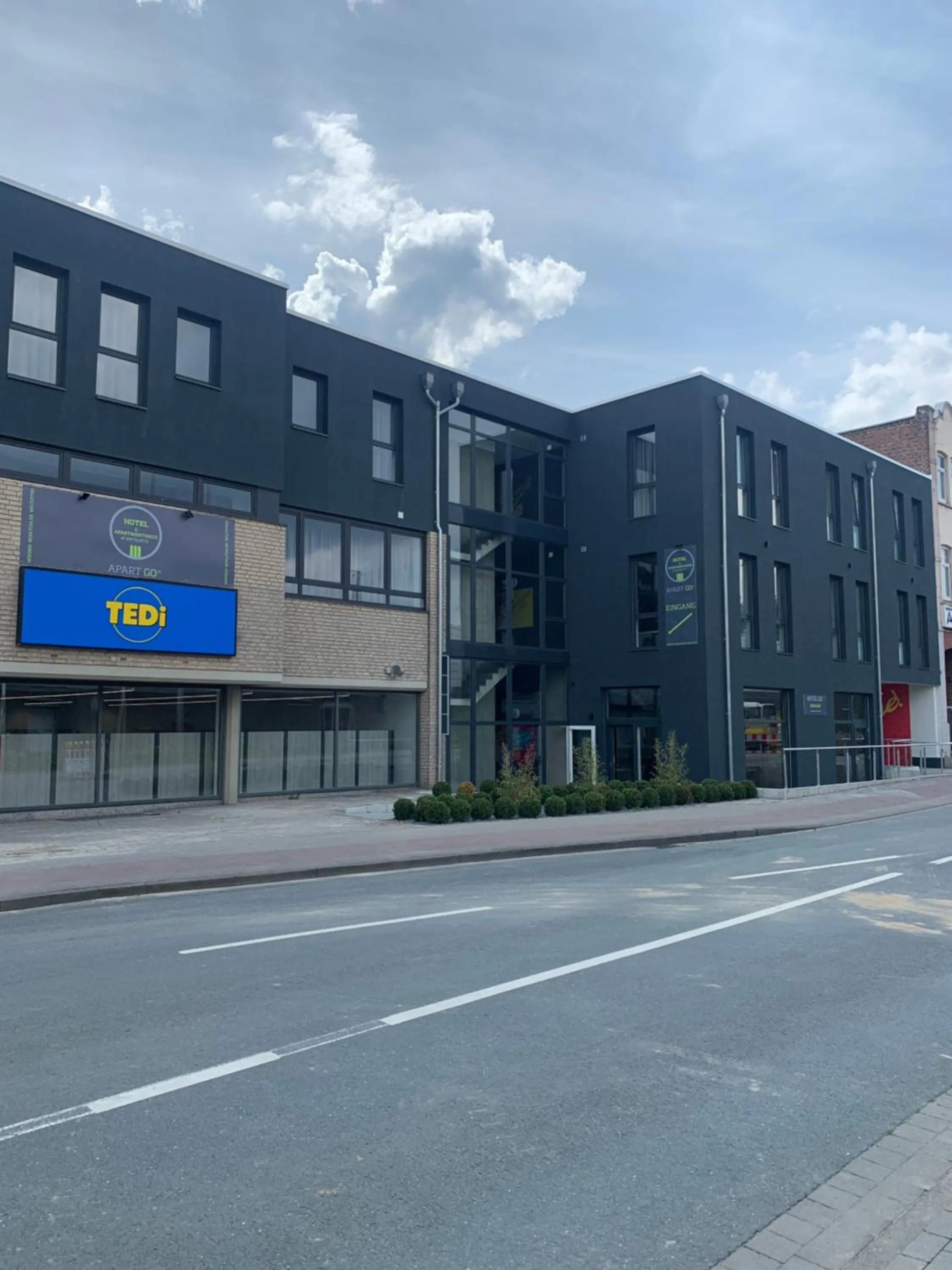 Property building in Hotel Apart GO25