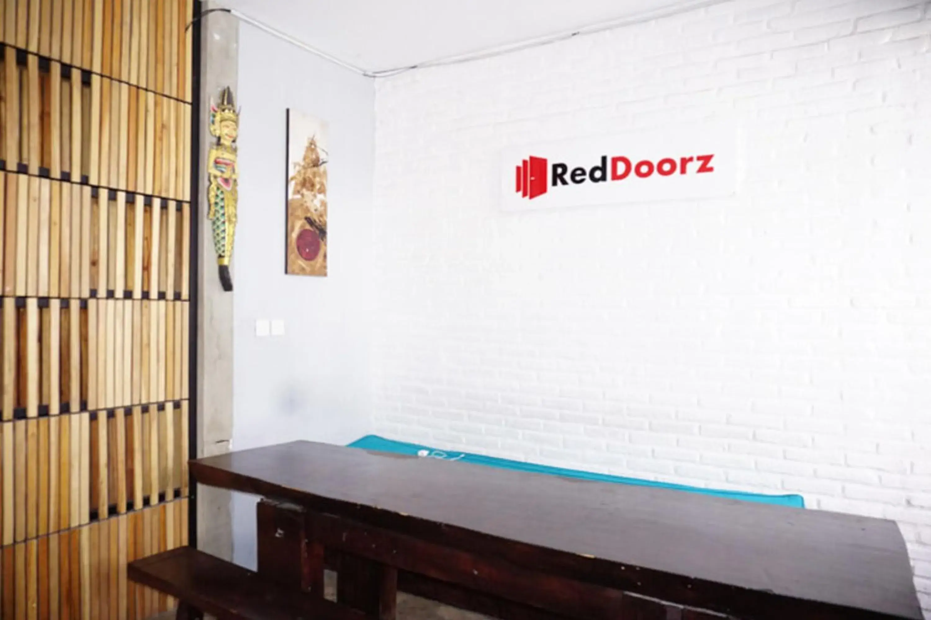 Lobby or reception in RedDoorz Hostel Near Ngurah Rai Airport Kuta Lobby or reception in RedDoorz Hostel Near Ngurah Rai Airport Kuta