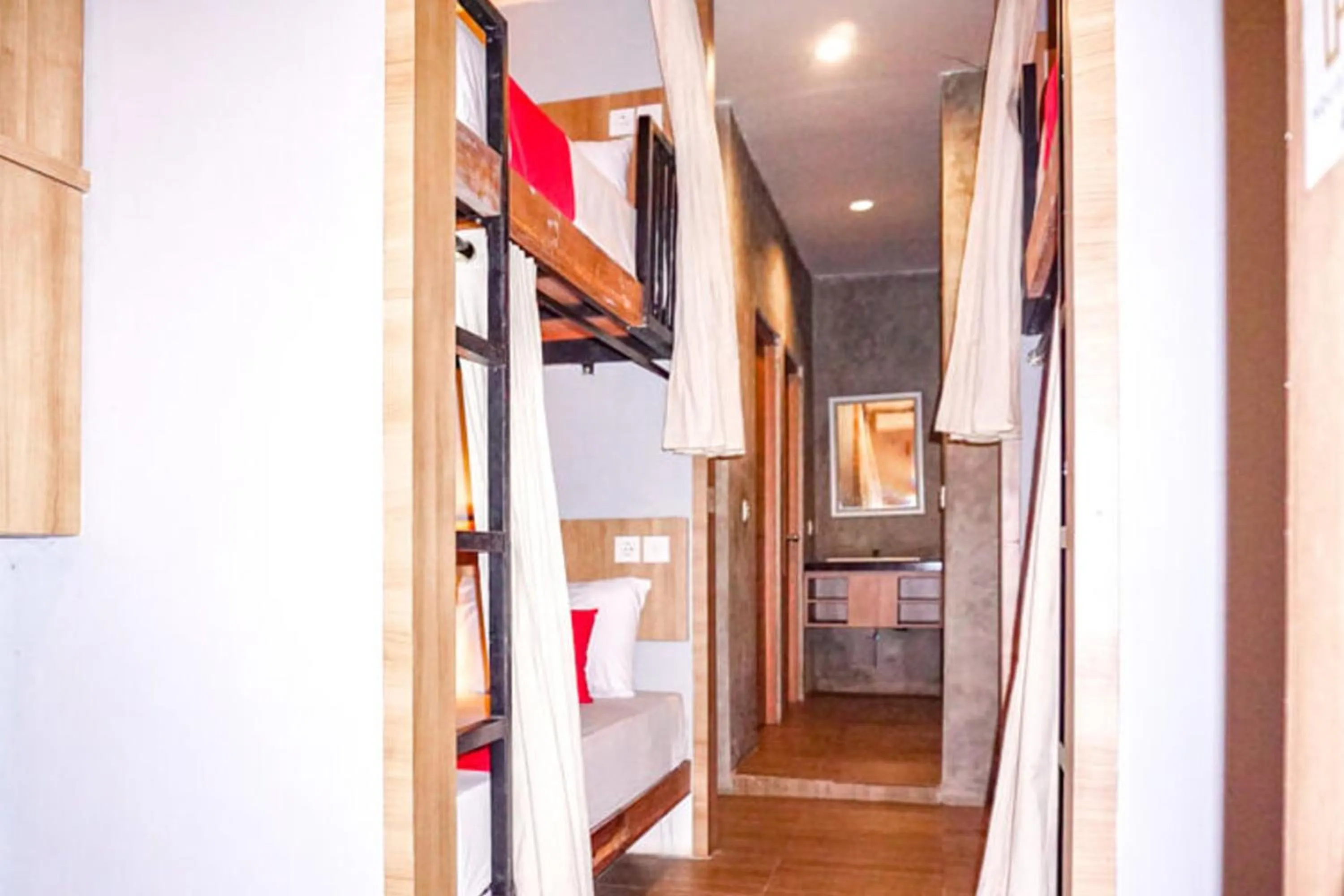 Bedroom, Bed in RedDoorz Hostel Near Ngurah Rai Airport Kuta