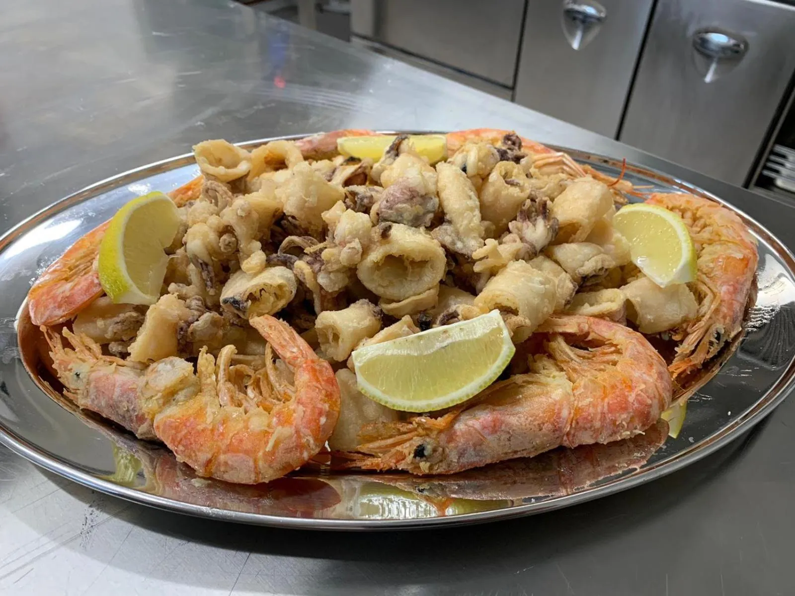 Restaurant/places to eat in Hotel Aurora