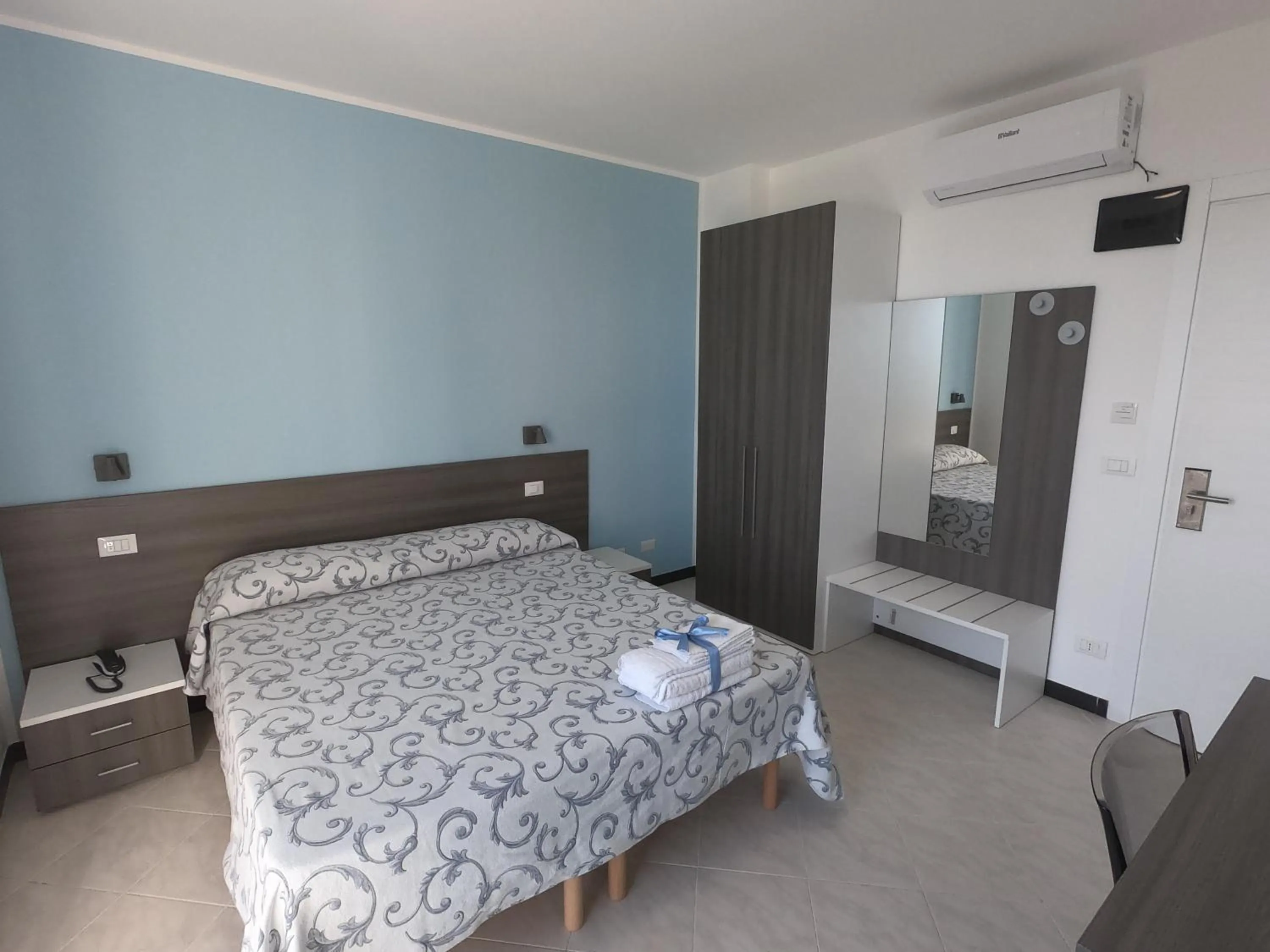 Bedroom, Bed in Hotel Aurora