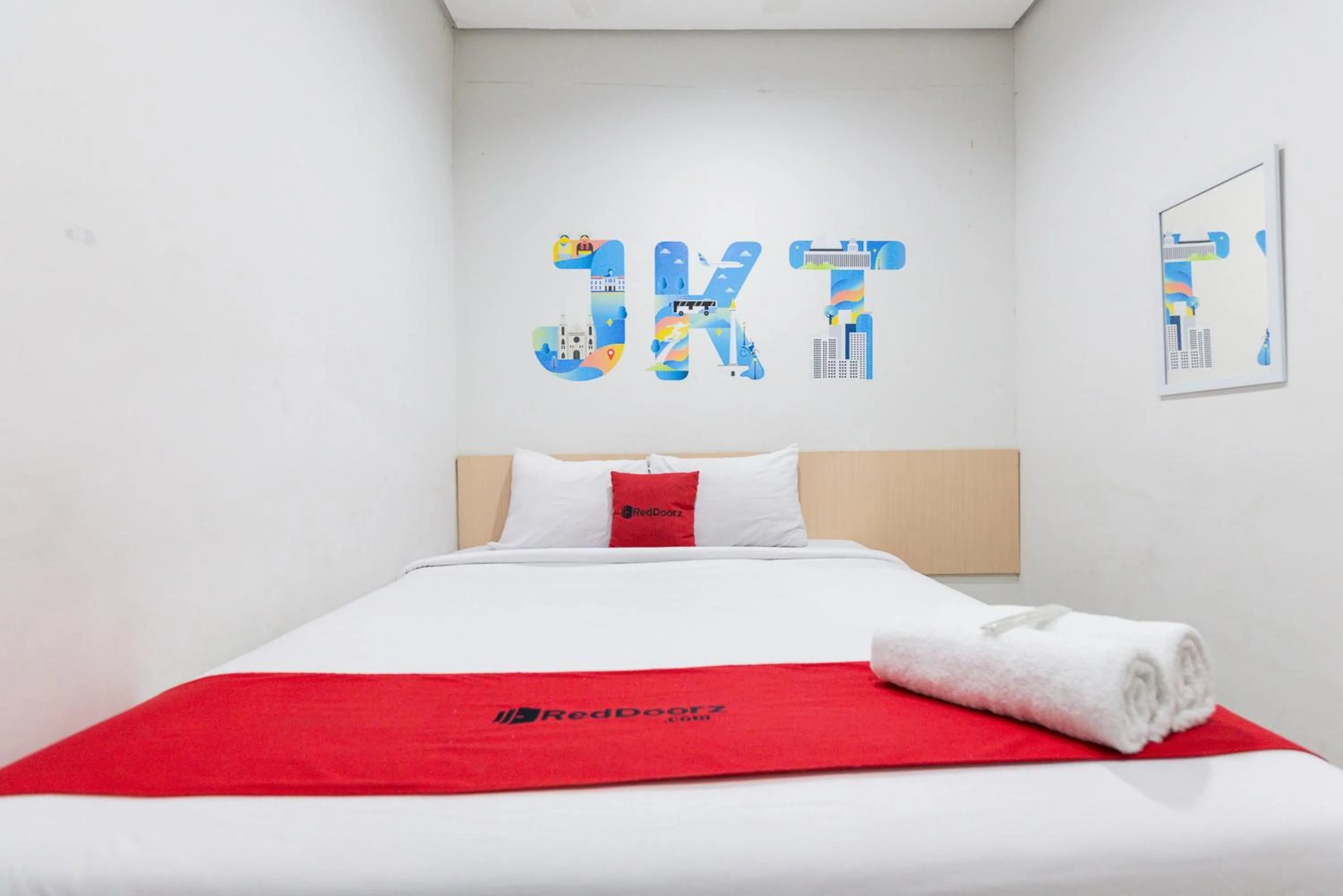 Bedroom, Bed in RedDoorz Plus Syariah near Mall Pondok Indah