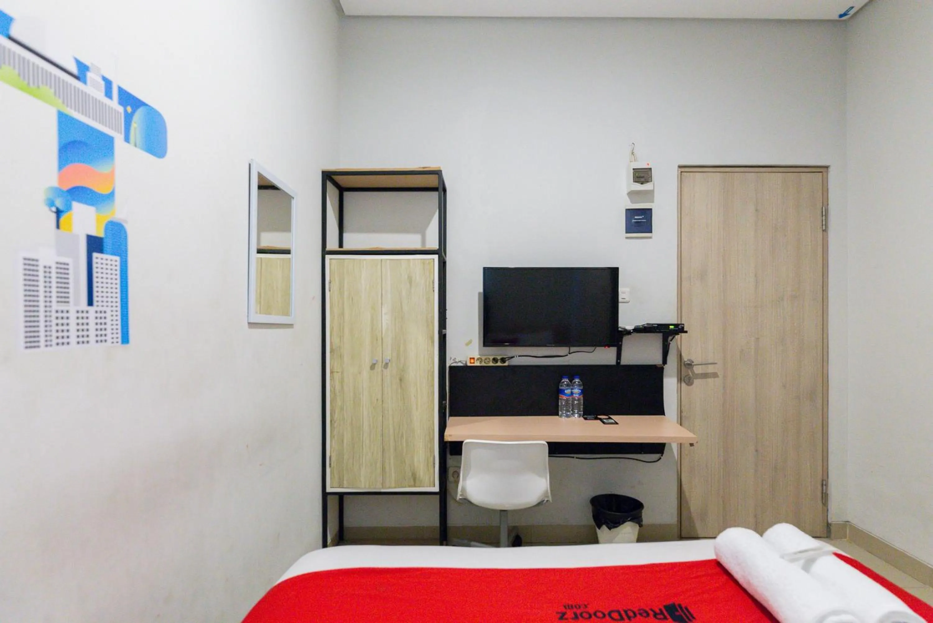Bedroom, Bed in RedDoorz Plus Syariah near Mall Pondok Indah