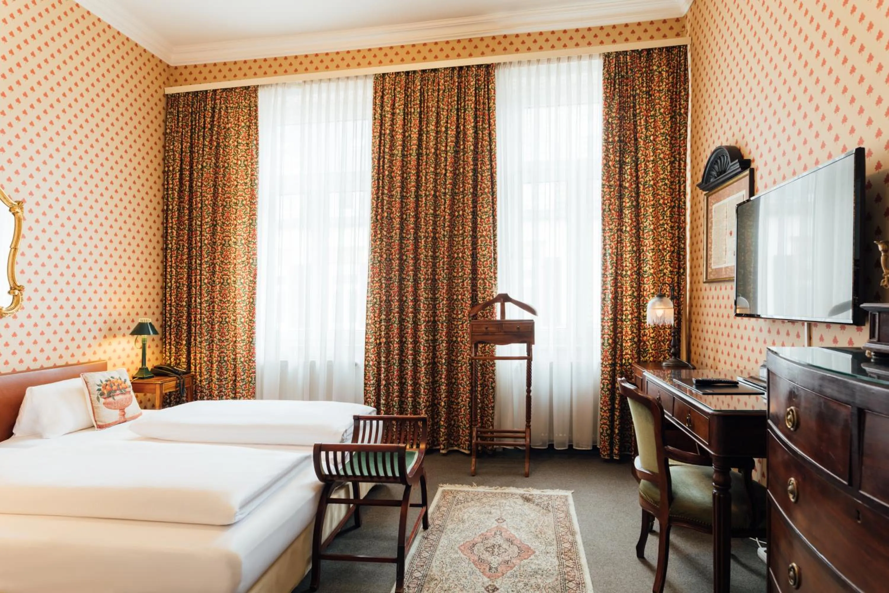 Photo of the whole room, Bed in Das Kleine Hotel in ruhiger Stadtlage