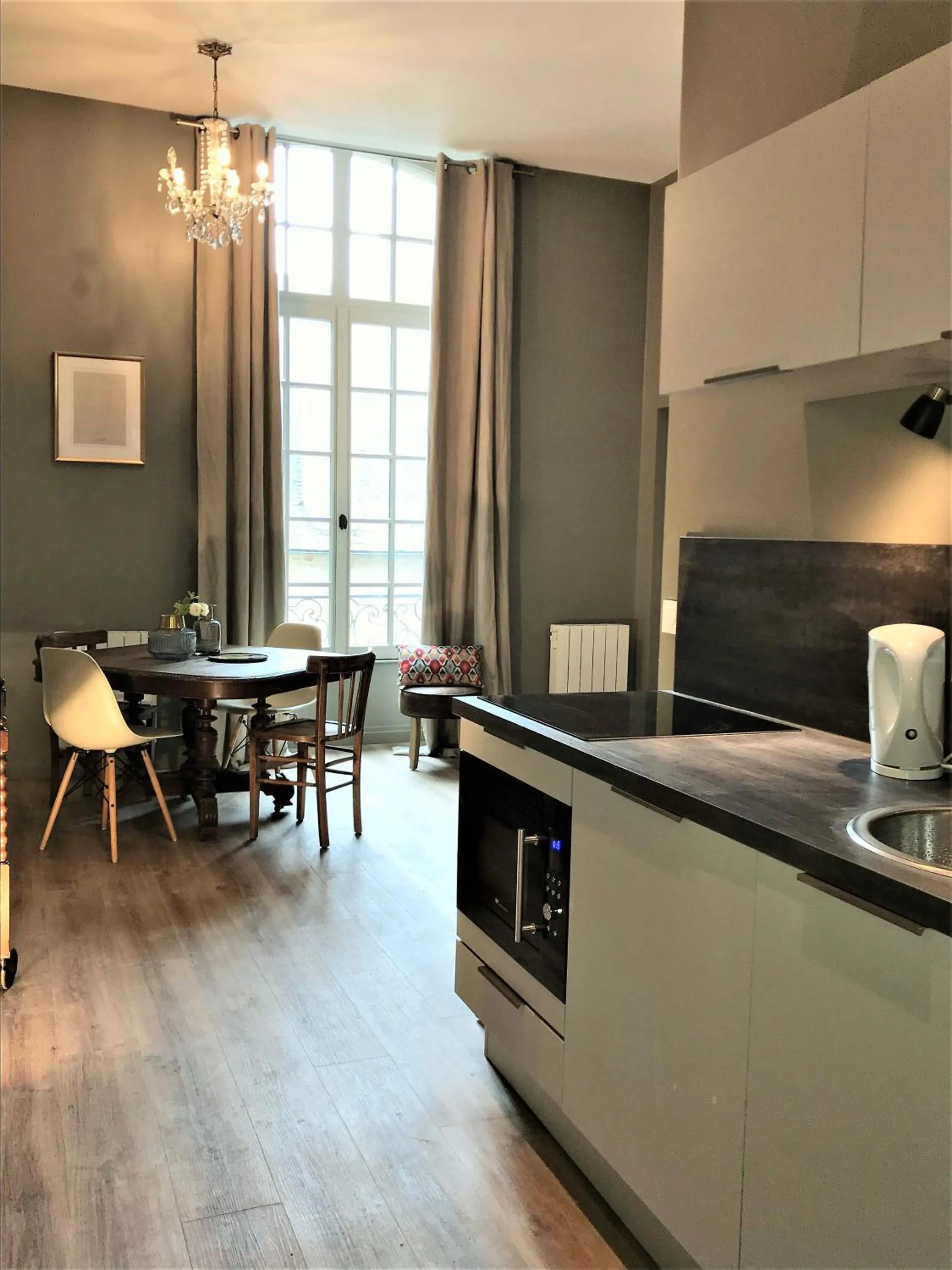 Kitchen or kitchenette in Perlépampille