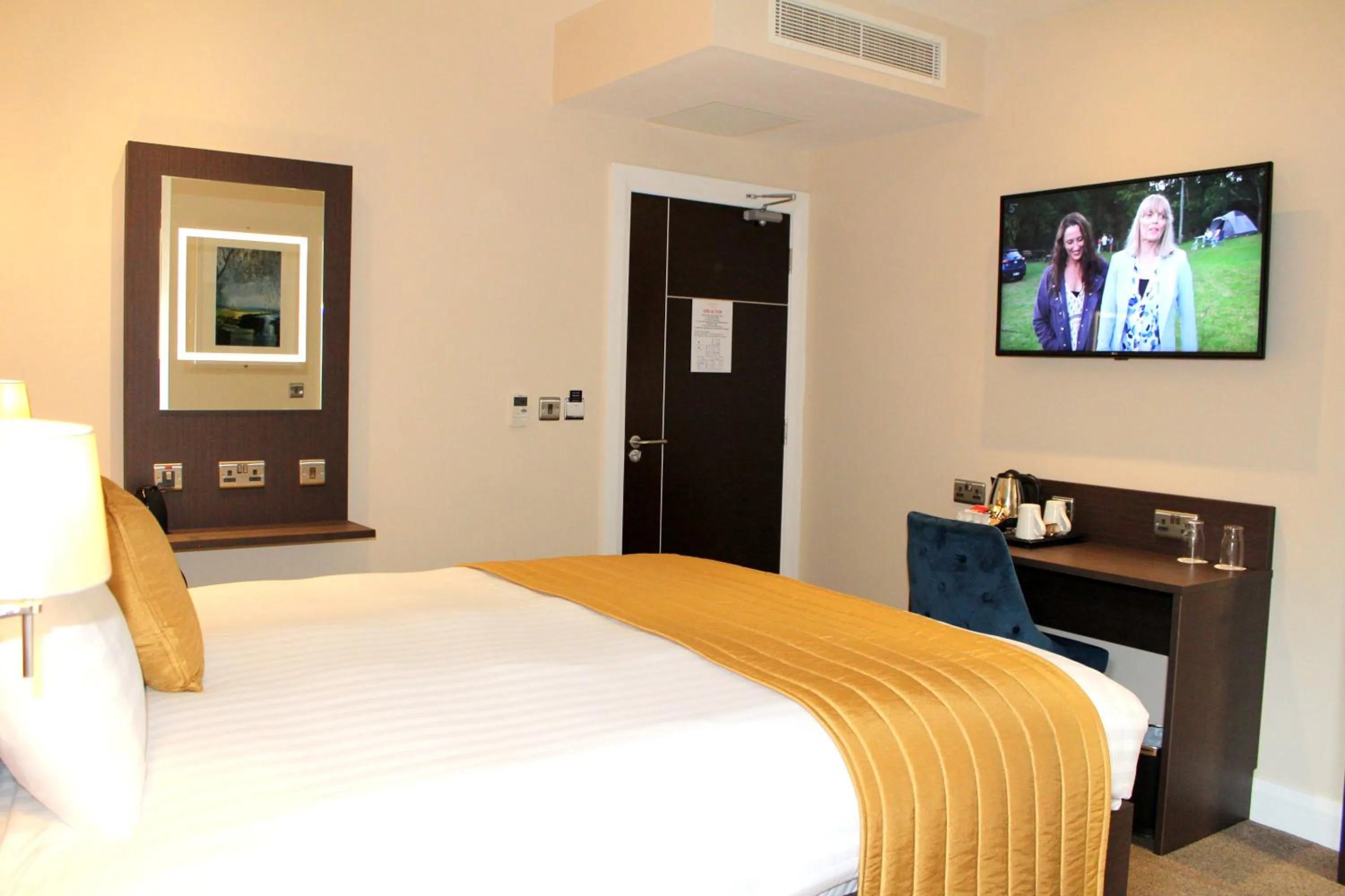 Bedroom, Bed in Joyce's Carndonagh Inishowen