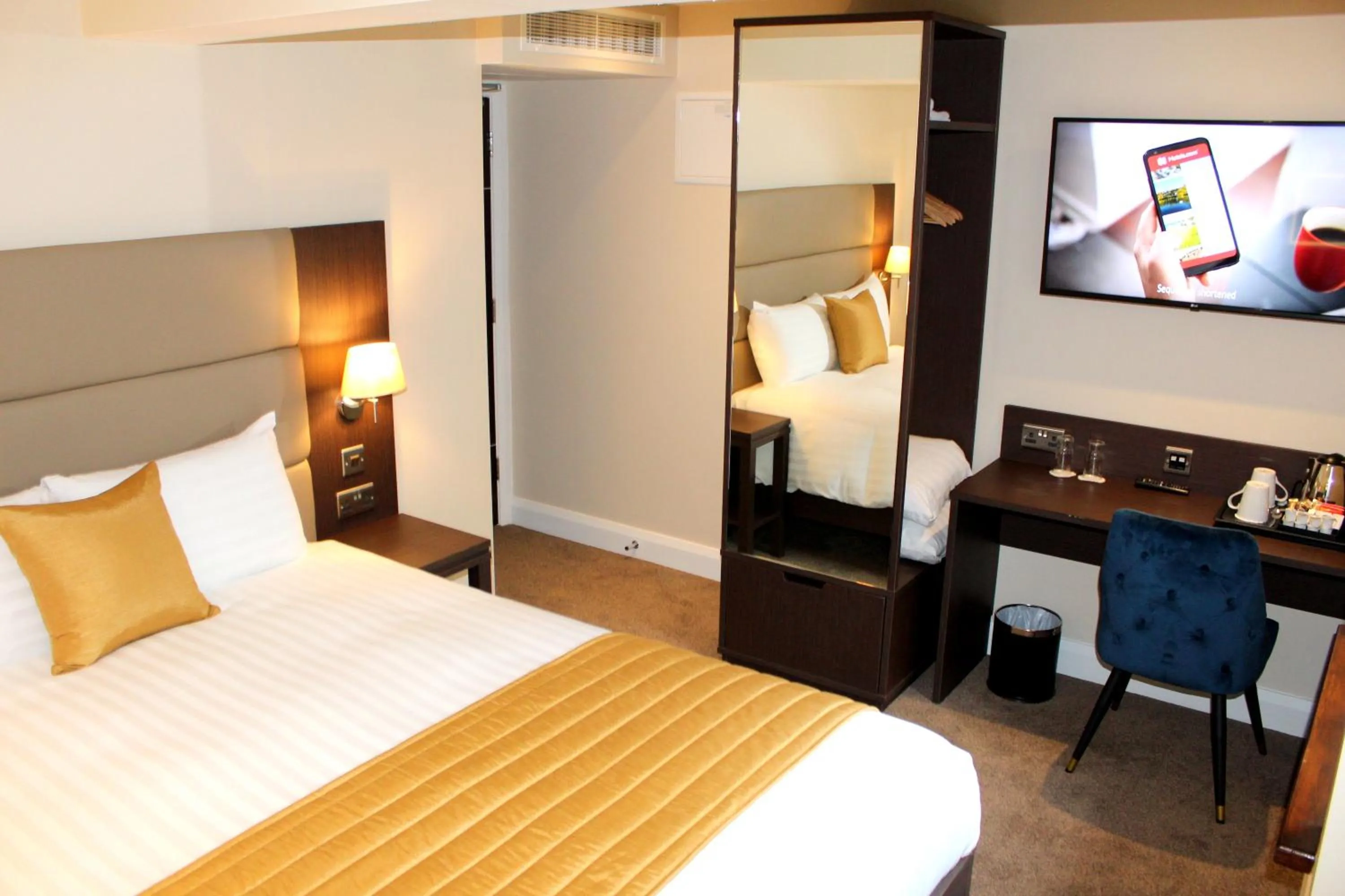 Bedroom, Bed in Joyce's Carndonagh Inishowen