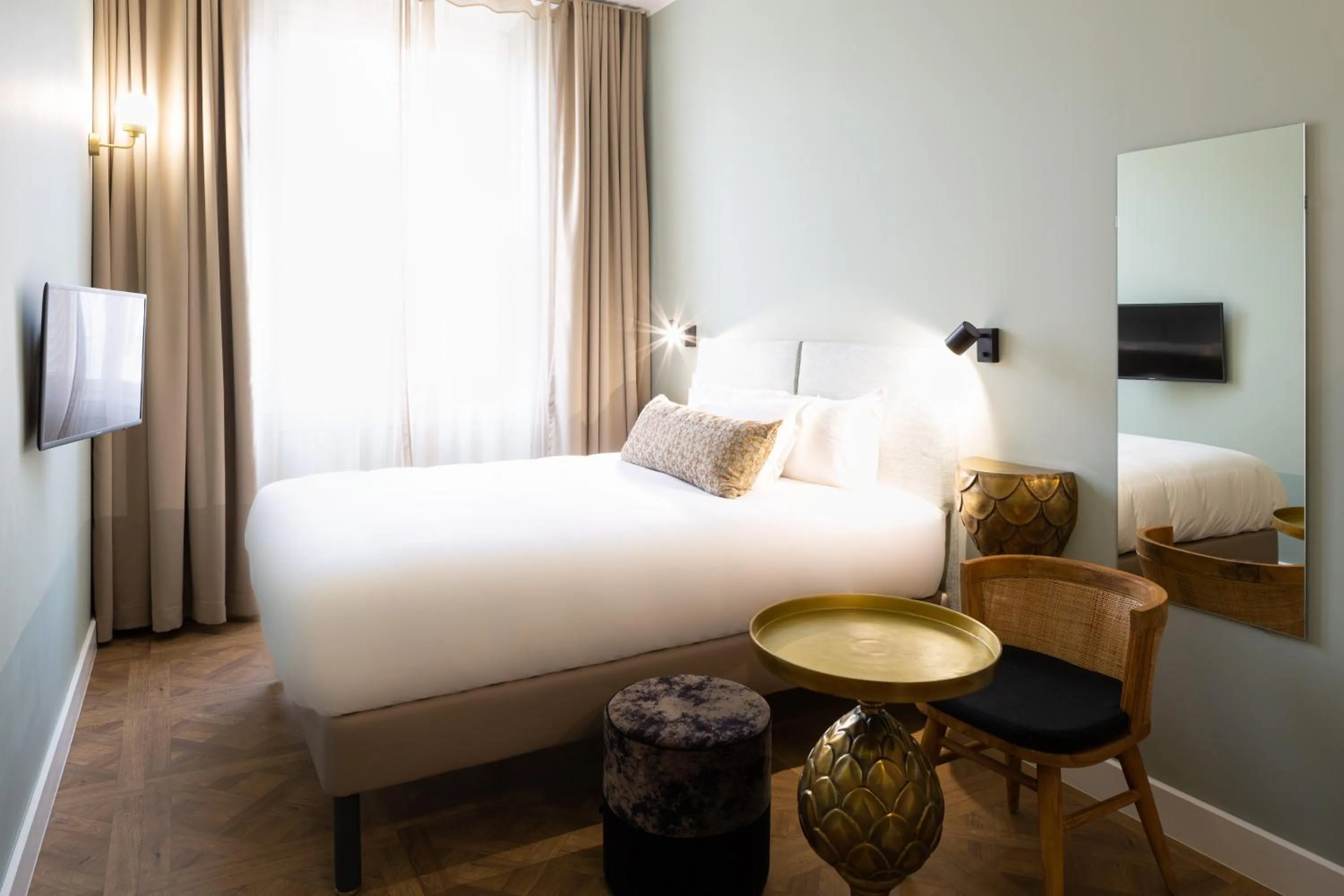 Bedroom, Bed in Appart hôtel Maison Montgrand-Vieux Port