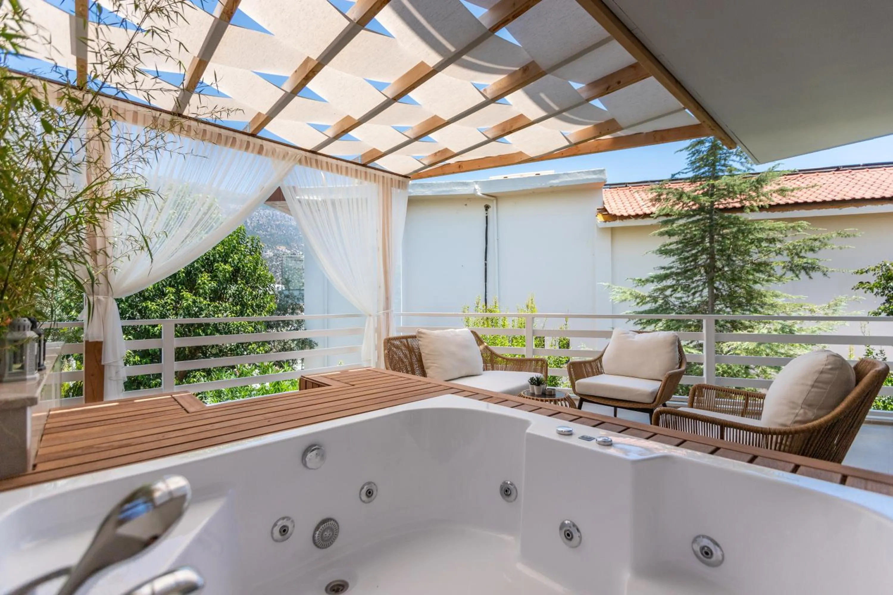 Hot Tub in Kalkan Saray Suites Hotel