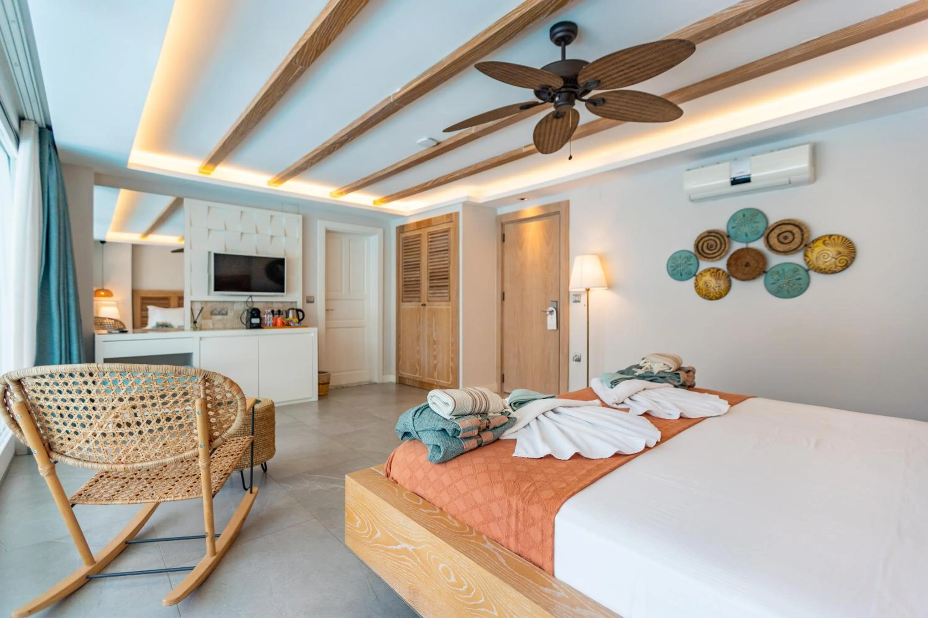 Bedroom, Bed in Kalkan Saray Suites Hotel