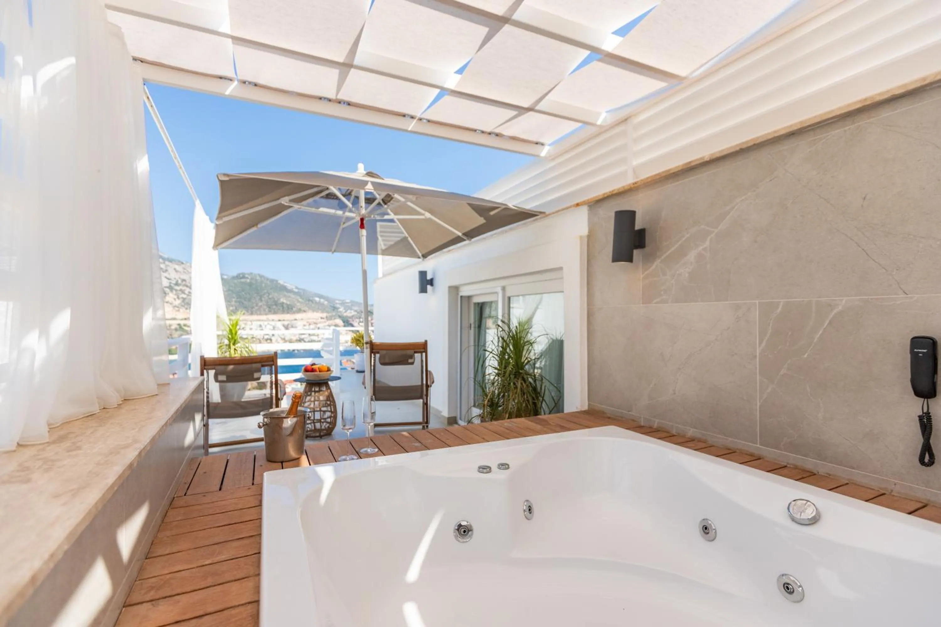 Hot Tub in Kalkan Saray Suites Hotel