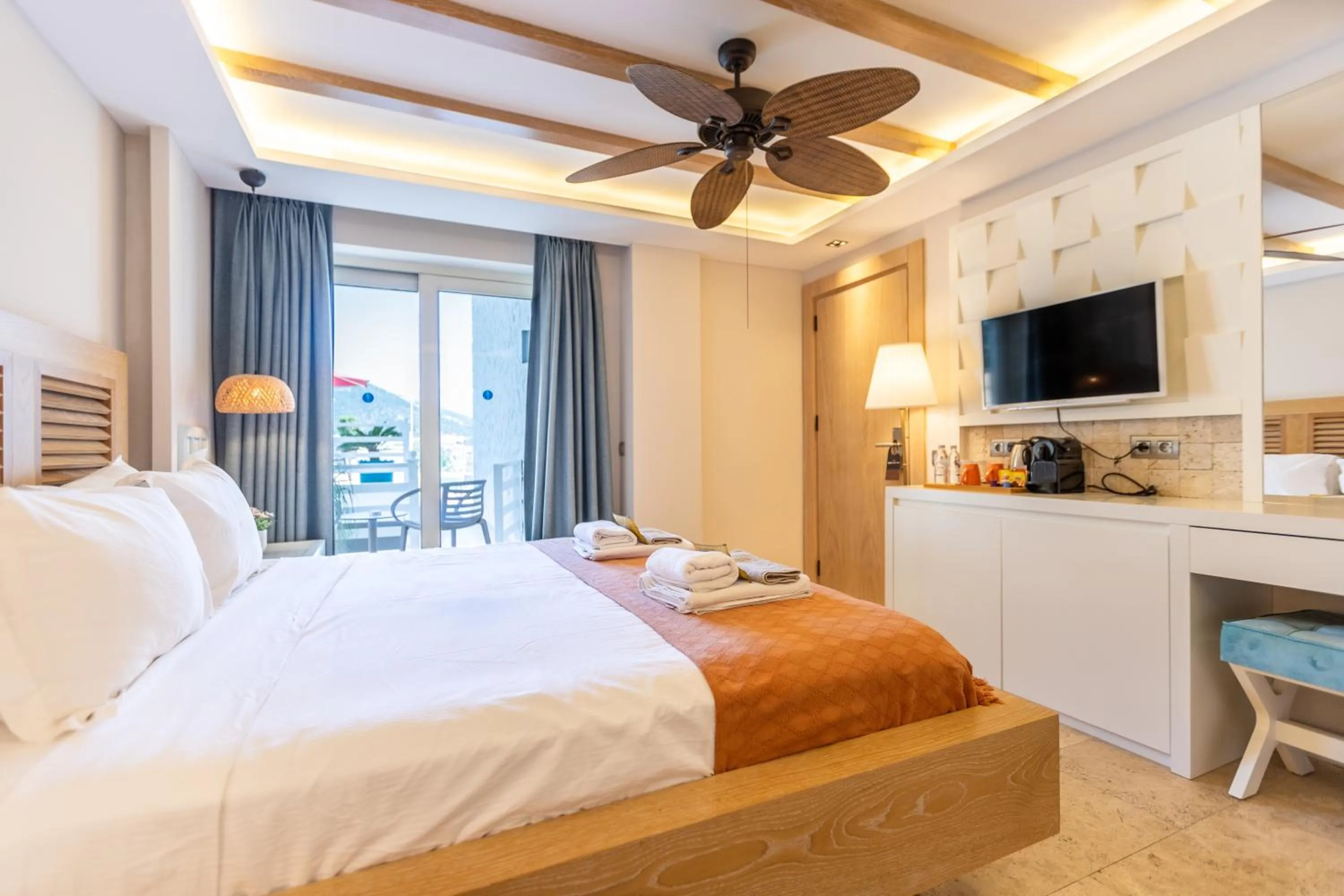 Bedroom, Bed in Kalkan Saray Suites Hotel