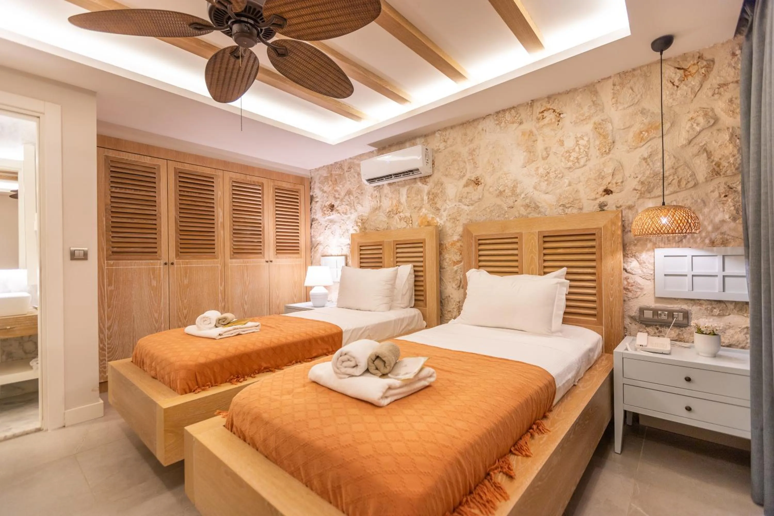 Photo of the whole room, Bed in Kalkan Saray Suites Hotel