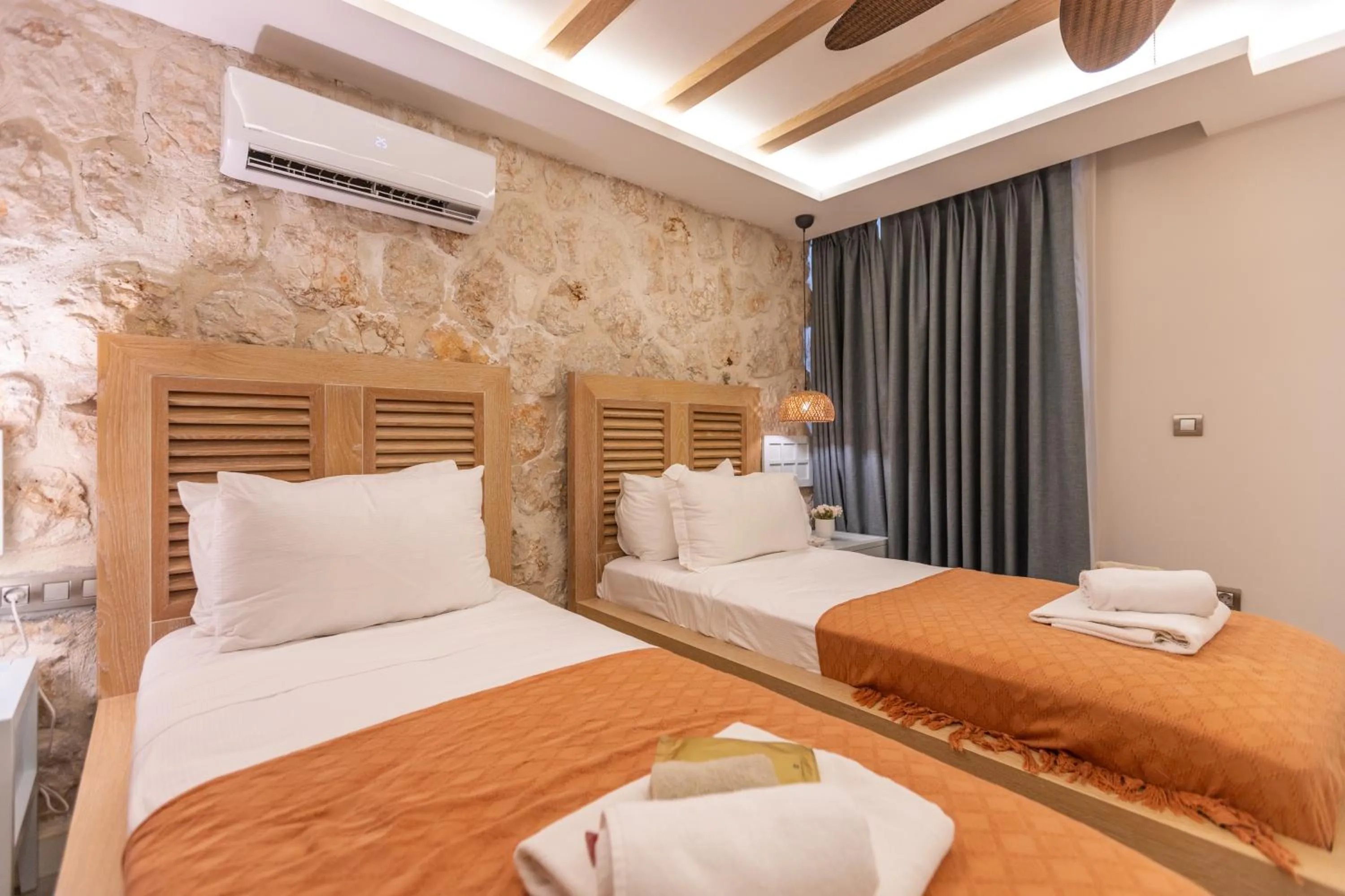 Bedroom, Bed in Kalkan Saray Suites Hotel
