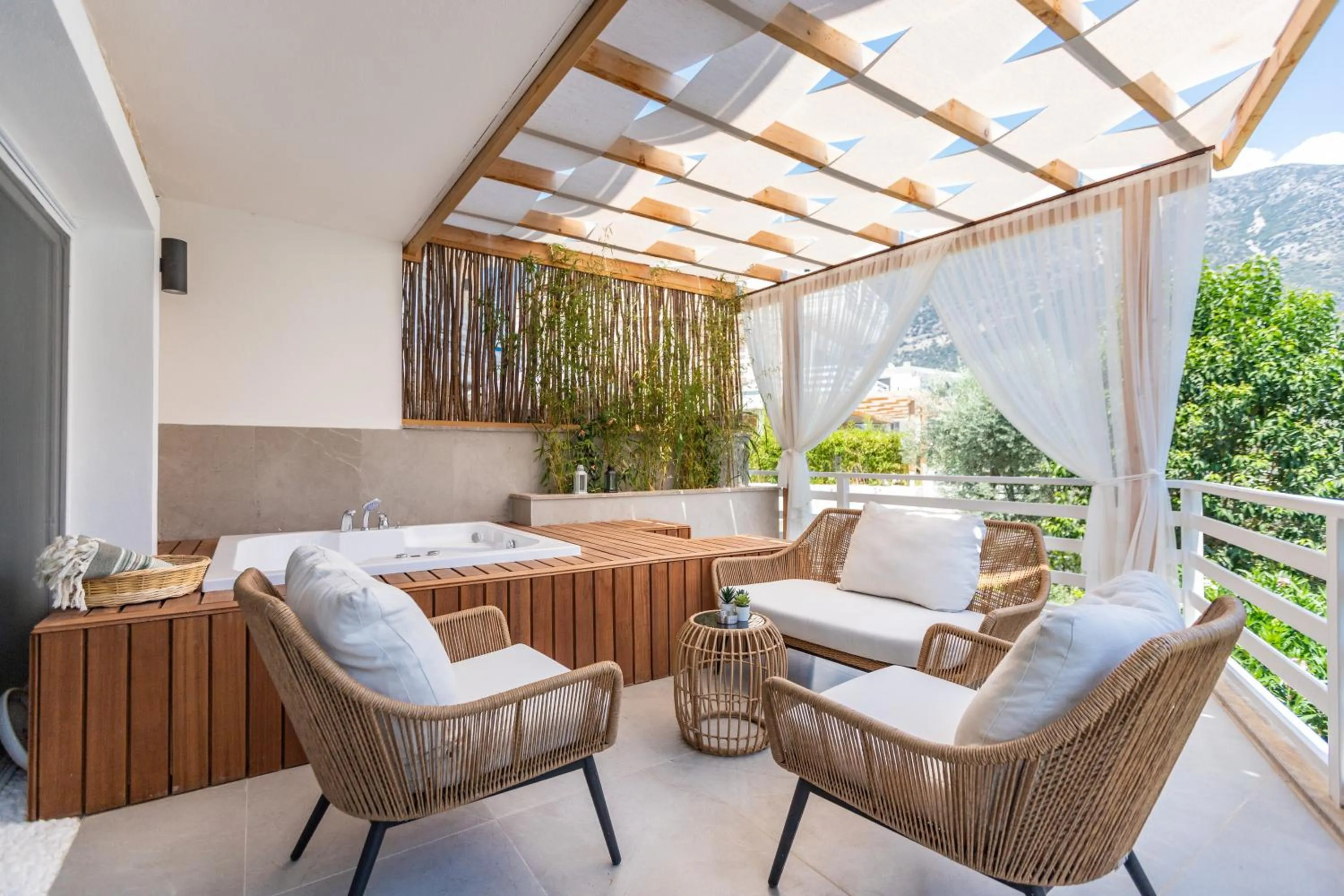 Hot Tub in Kalkan Saray Suites Hotel