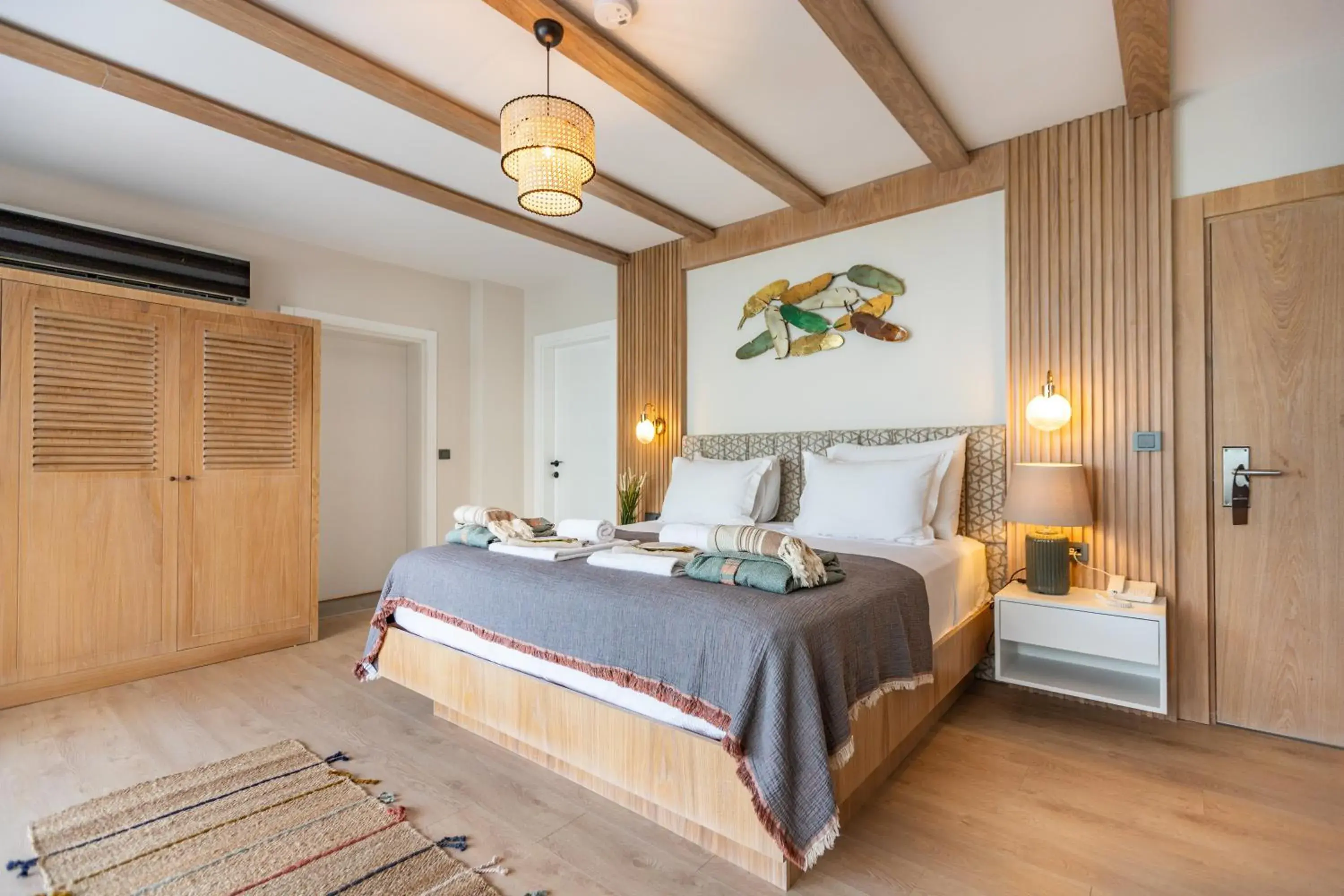 Deluxe Double Room with Balcony in Kalkan Saray Suites Hotel Deluxe Double Room with Balcony in Kalkan Saray Suites Hotel