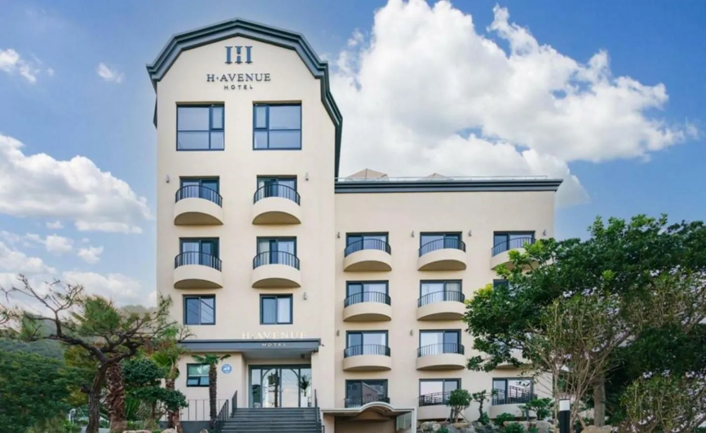 Geoje Mongdol Beach H Avenue Hotel