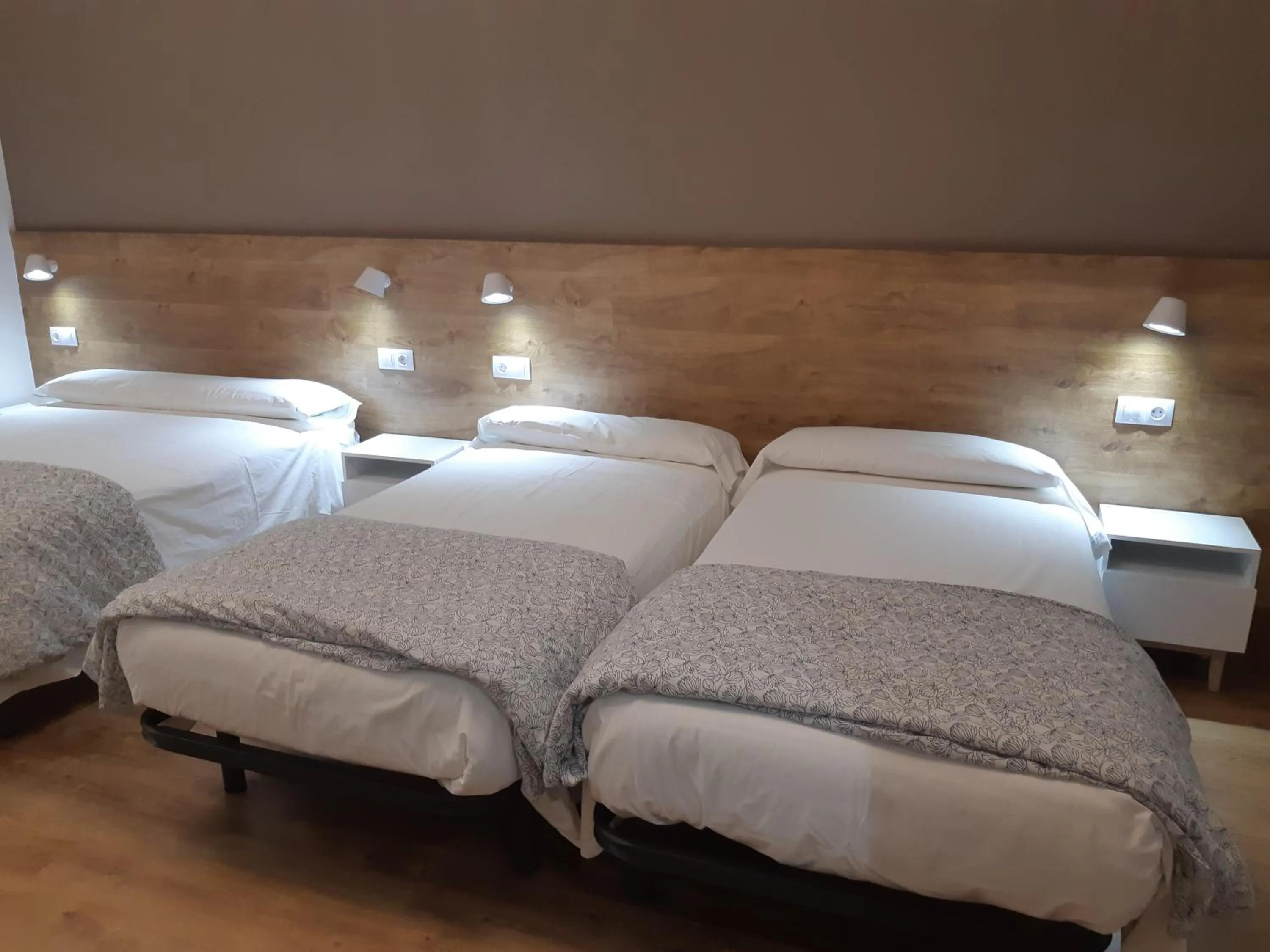 Bed in Hostal-Restaurante LUGANO