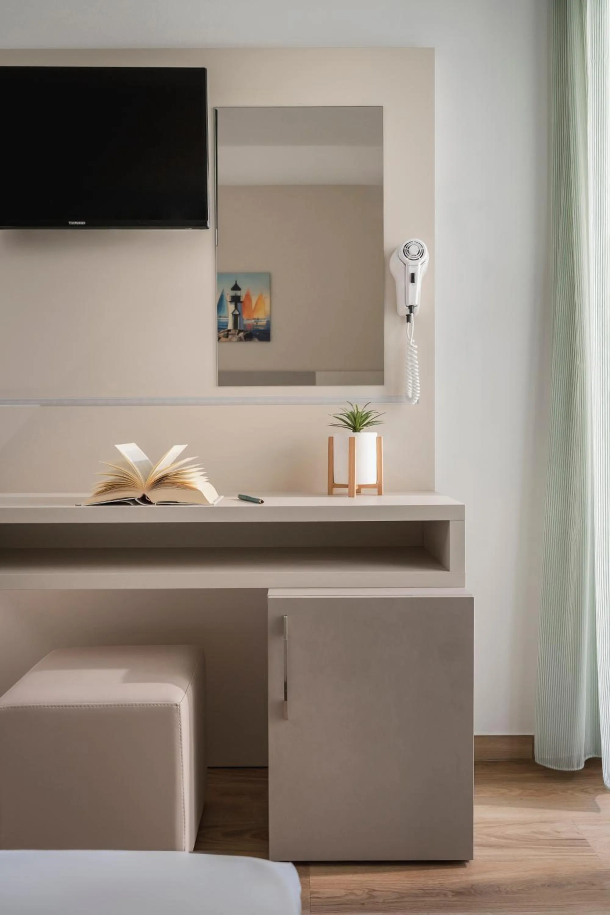 Bedroom in Hotel Caravel B&B