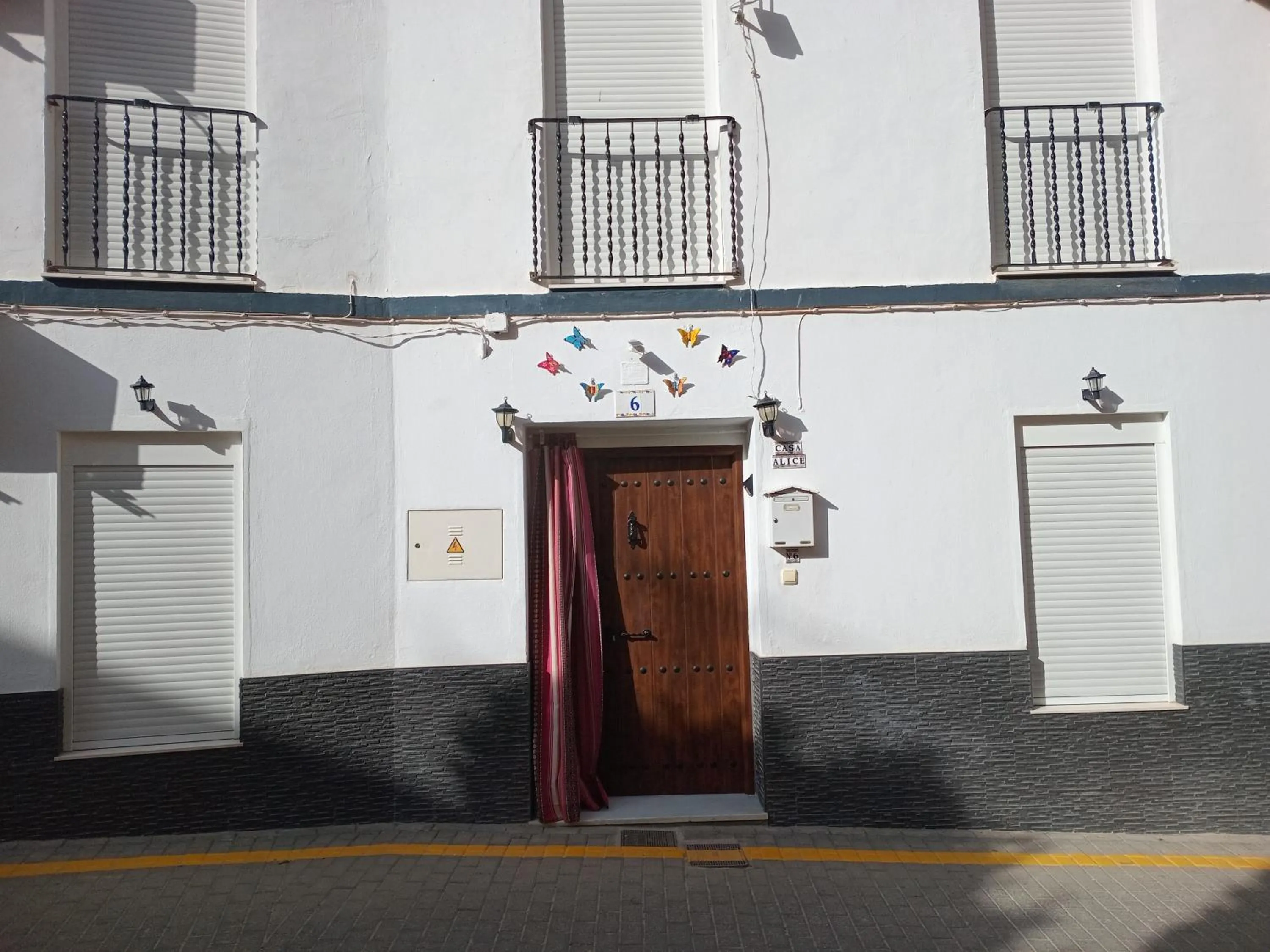 Facade/entrance in Casa Alice Salar