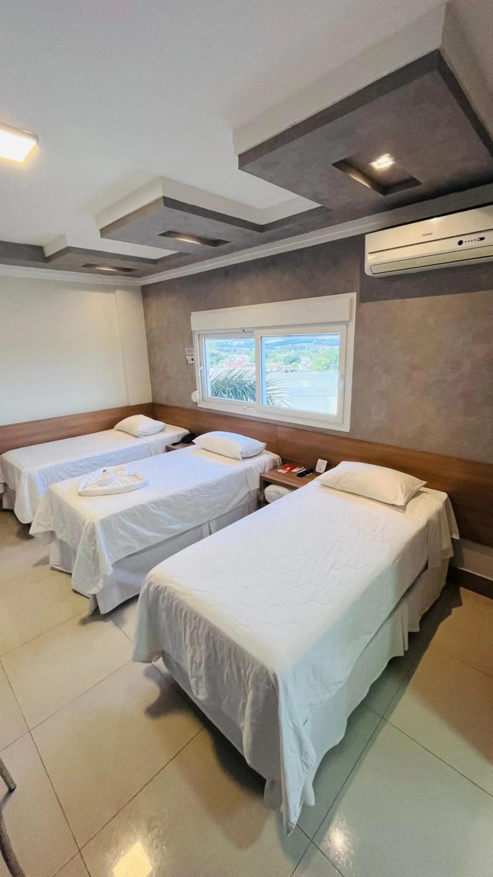 Photo of the whole room in SHELTON PALACE HOTEL