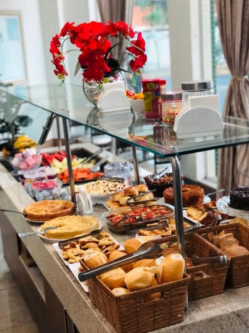 Breakfast in SHELTON PALACE HOTEL