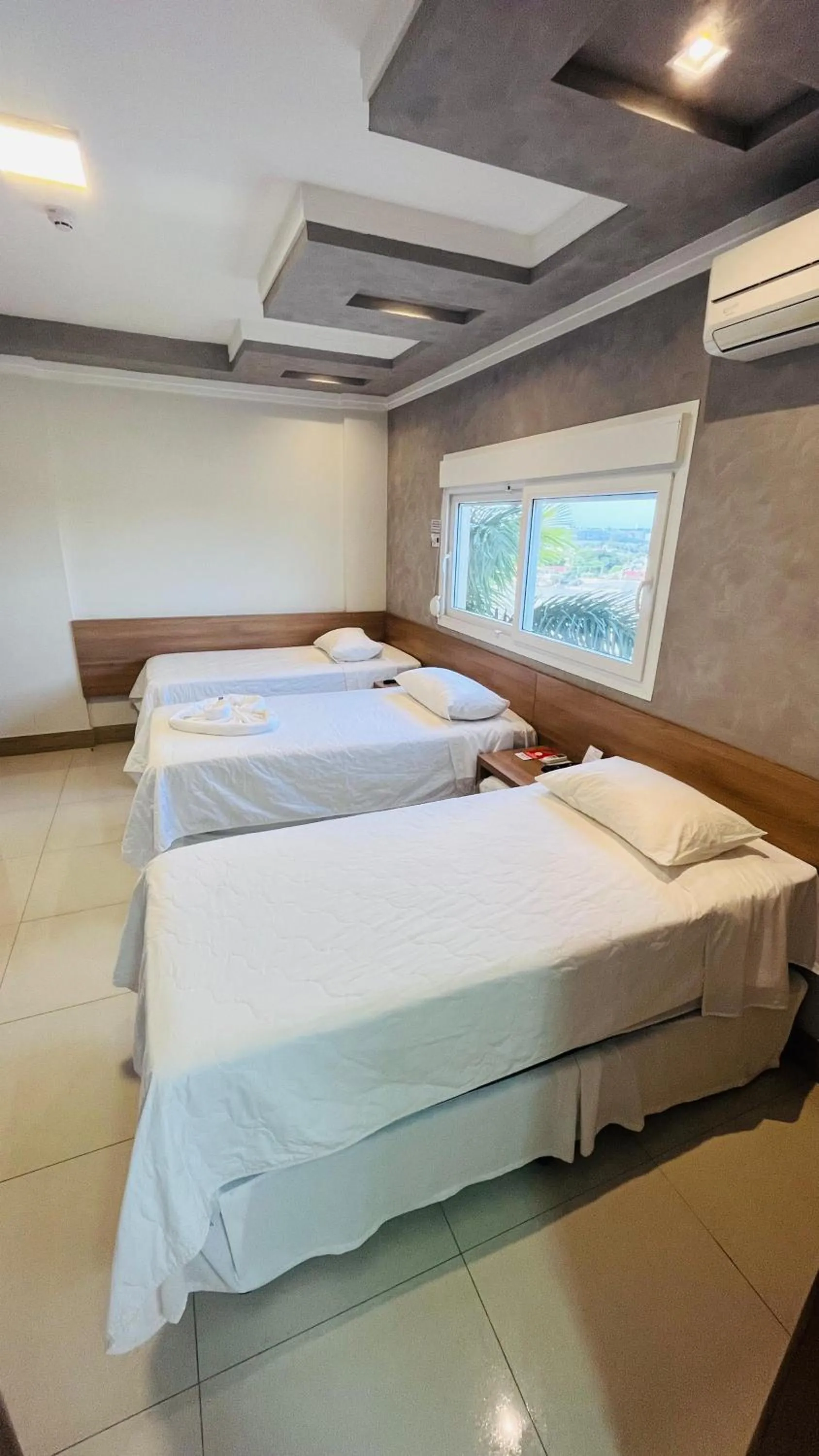 Photo of the whole room in SHELTON PALACE HOTEL