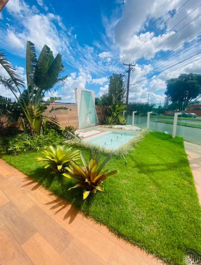 Garden in SHELTON PALACE HOTEL