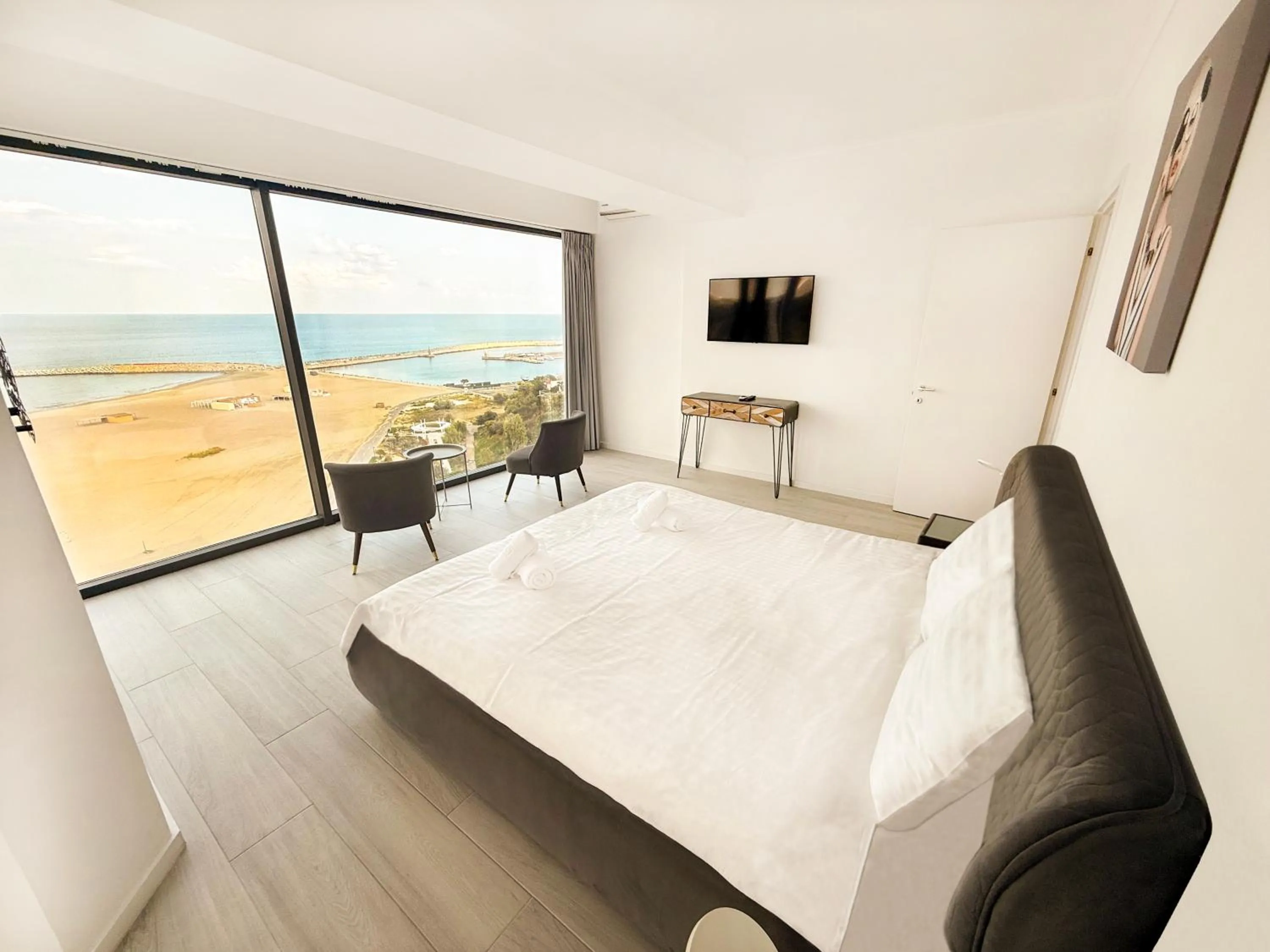 Bed in Maritimo ApartHotel