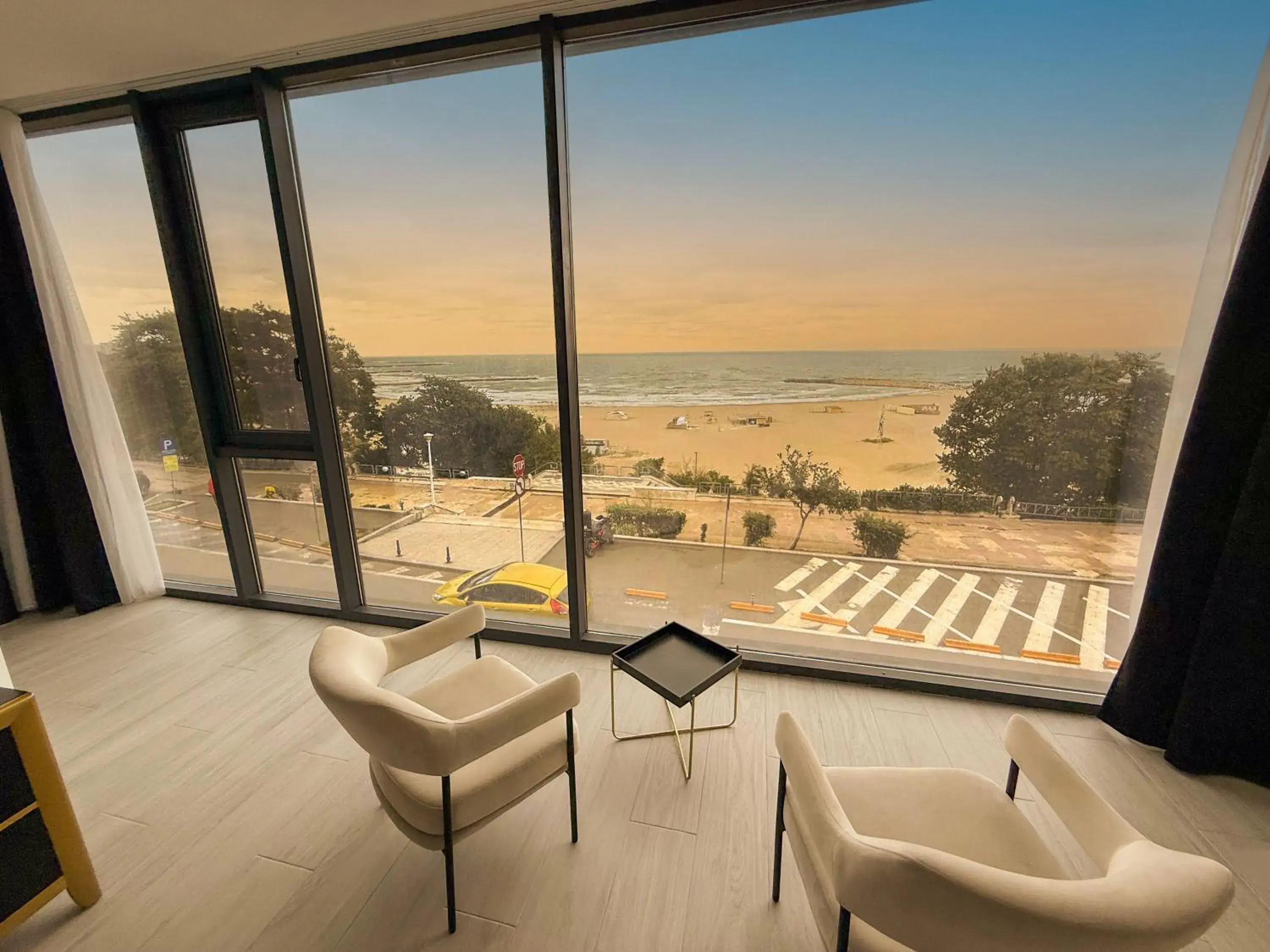 Living room in Maritimo ApartHotel Living room in Maritimo ApartHotel