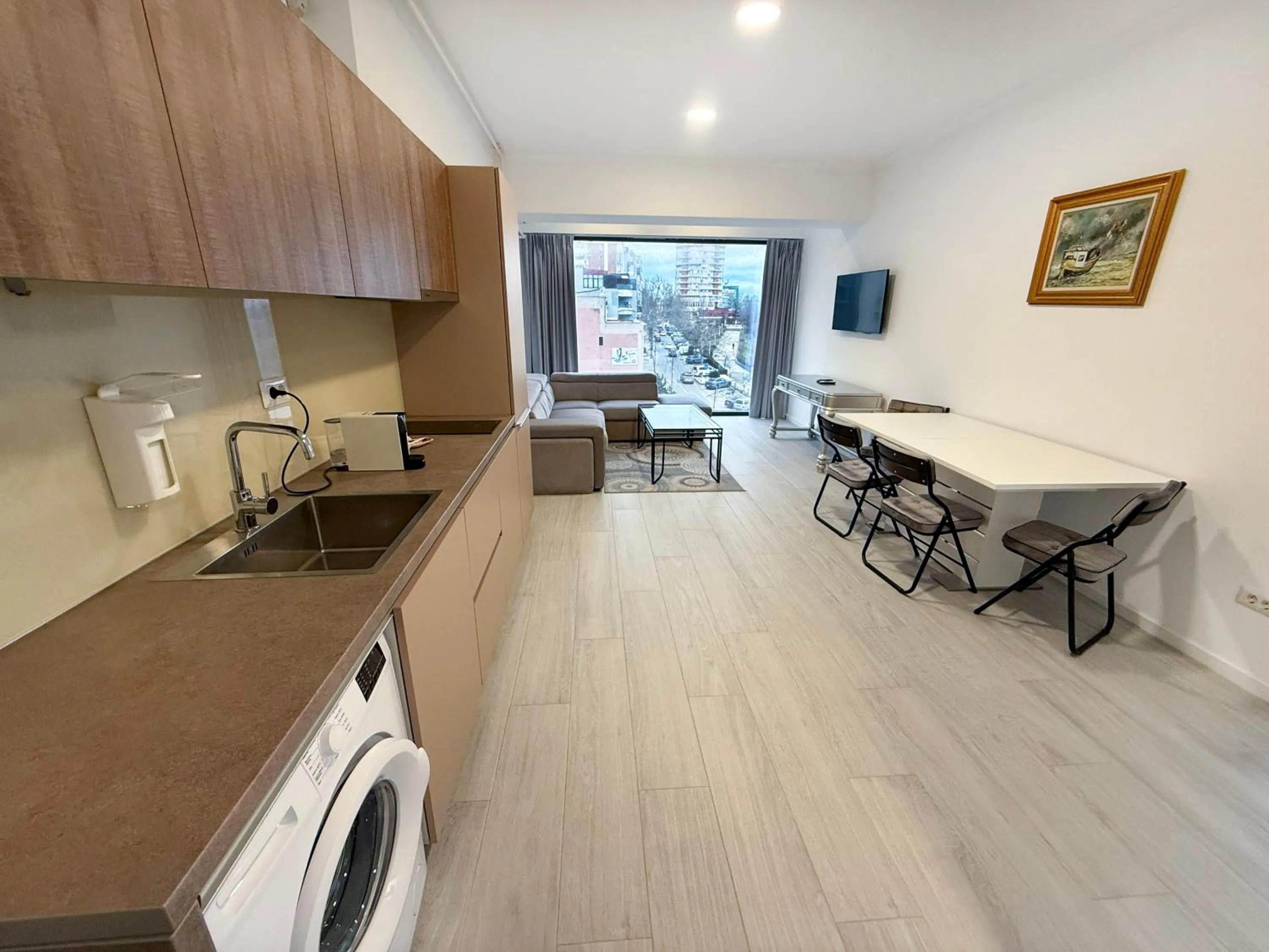 Kitchen or kitchenette in Maritimo ApartHotel