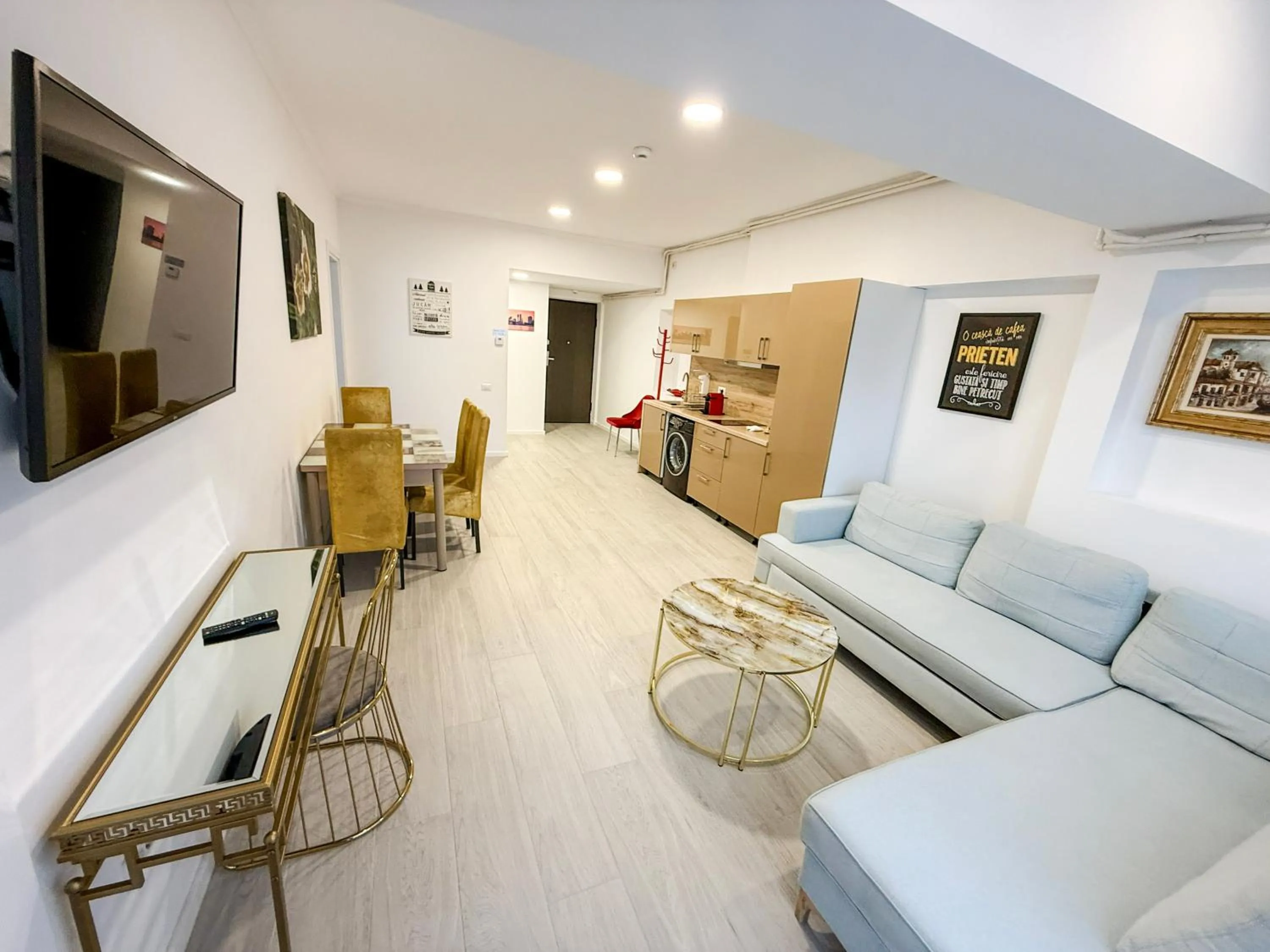 Kitchen or kitchenette in Maritimo ApartHotel