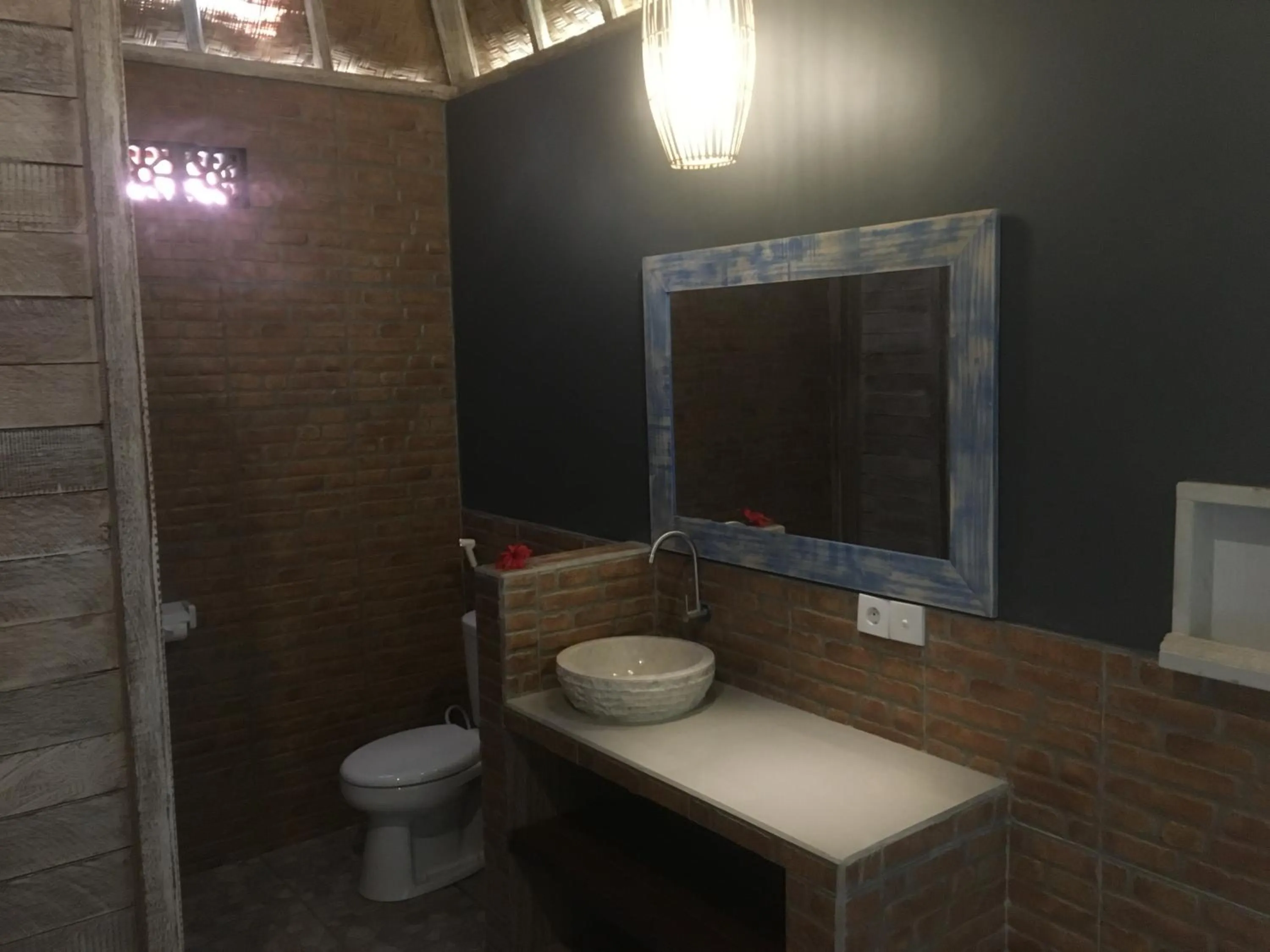 Bathroom in Le Biu garden View