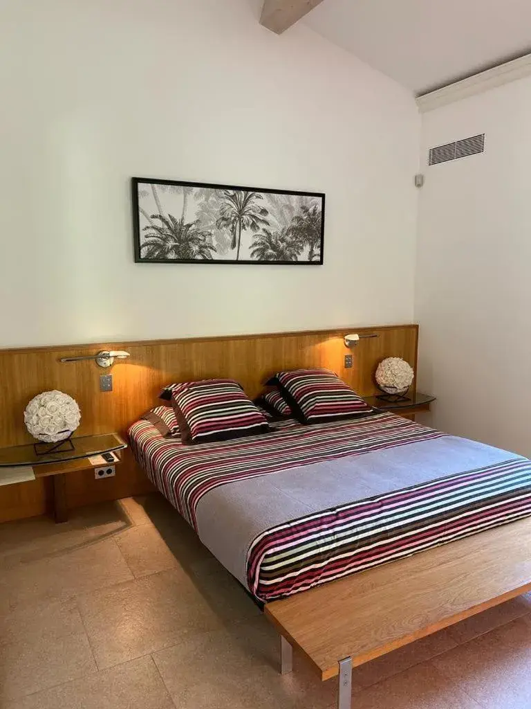 Bedroom, Bed in BASTIDE DE RAMATUELLE Bedroom, Bed in BASTIDE DE RAMATUELLE