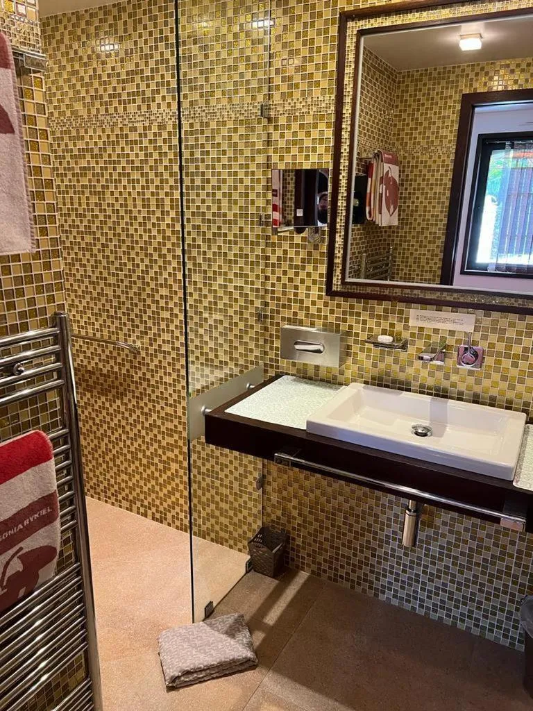 Bathroom in BASTIDE DE RAMATUELLE