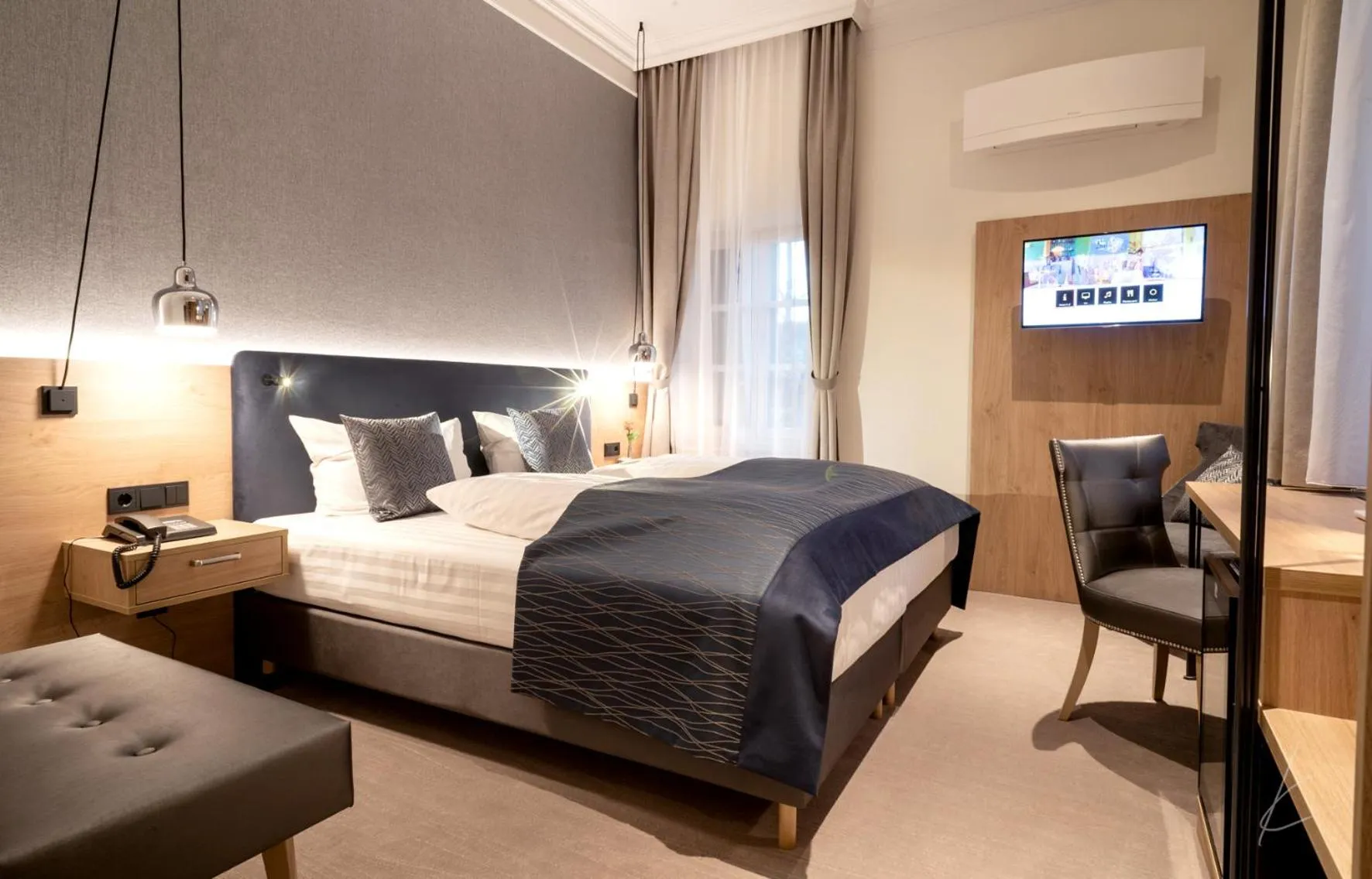 Photo of the whole room, Bed in Romantik Hotel Villa Sayn