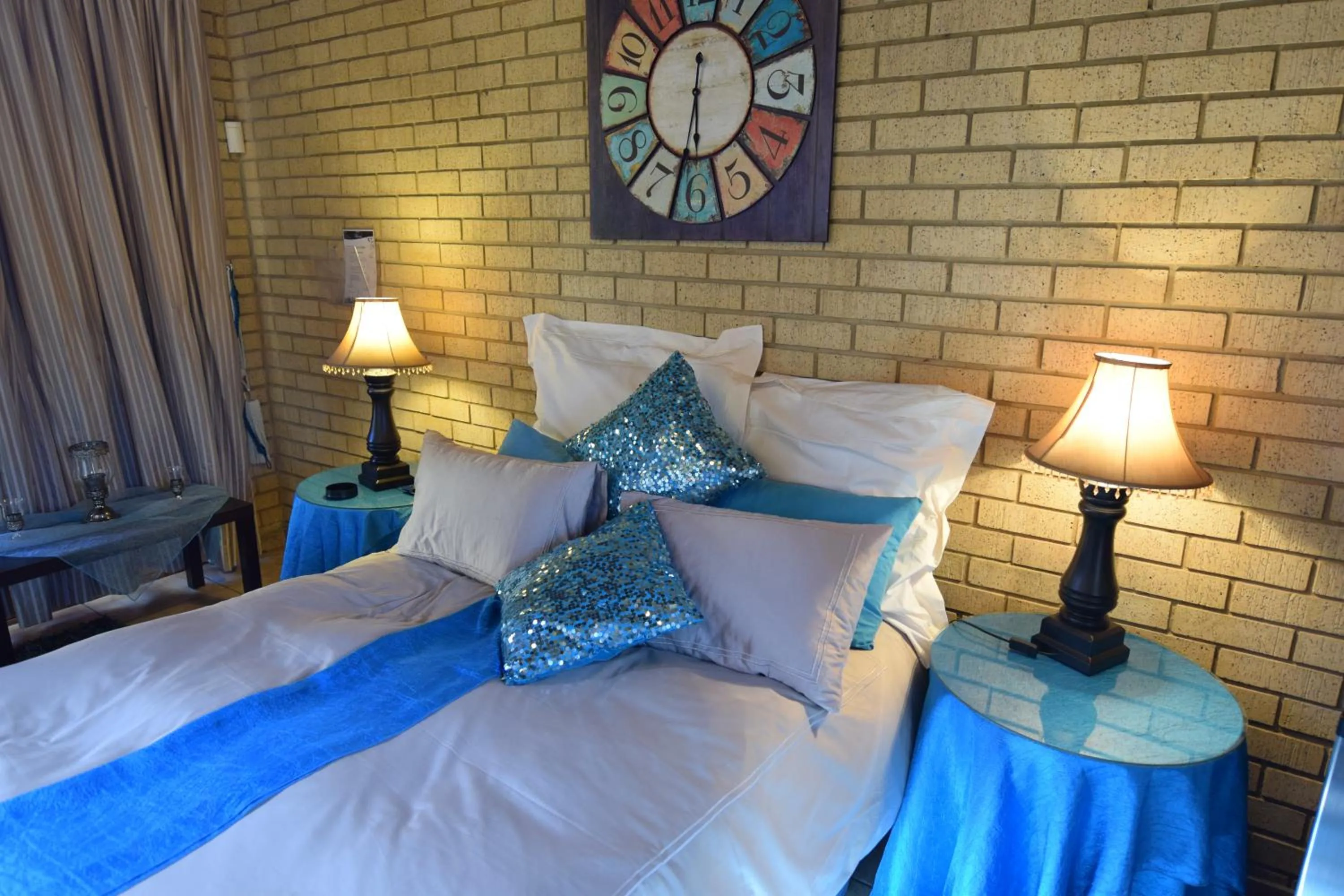 Bed in Thabong Bed and Breakfast