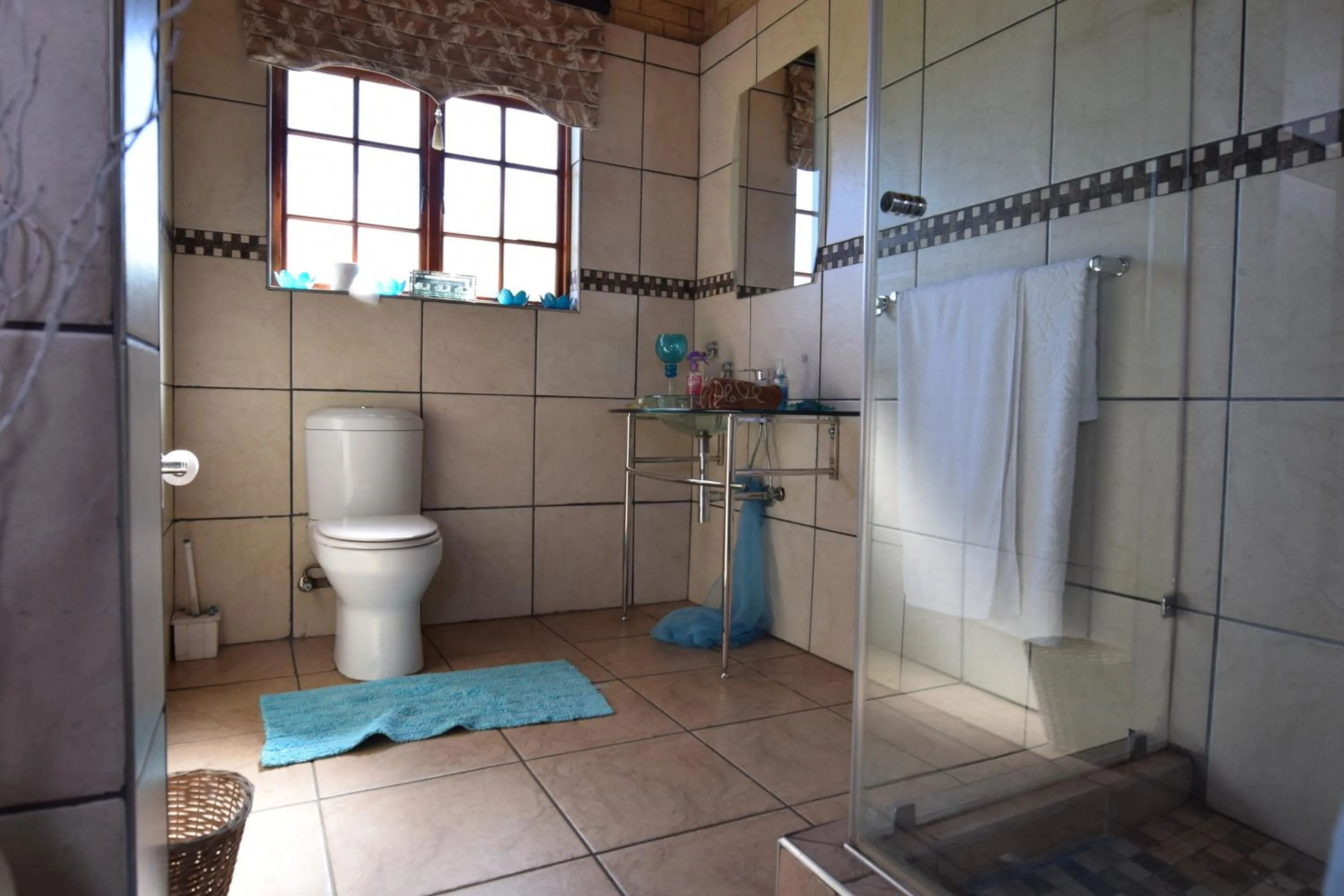 Bathroom in Thabong Bed and Breakfast