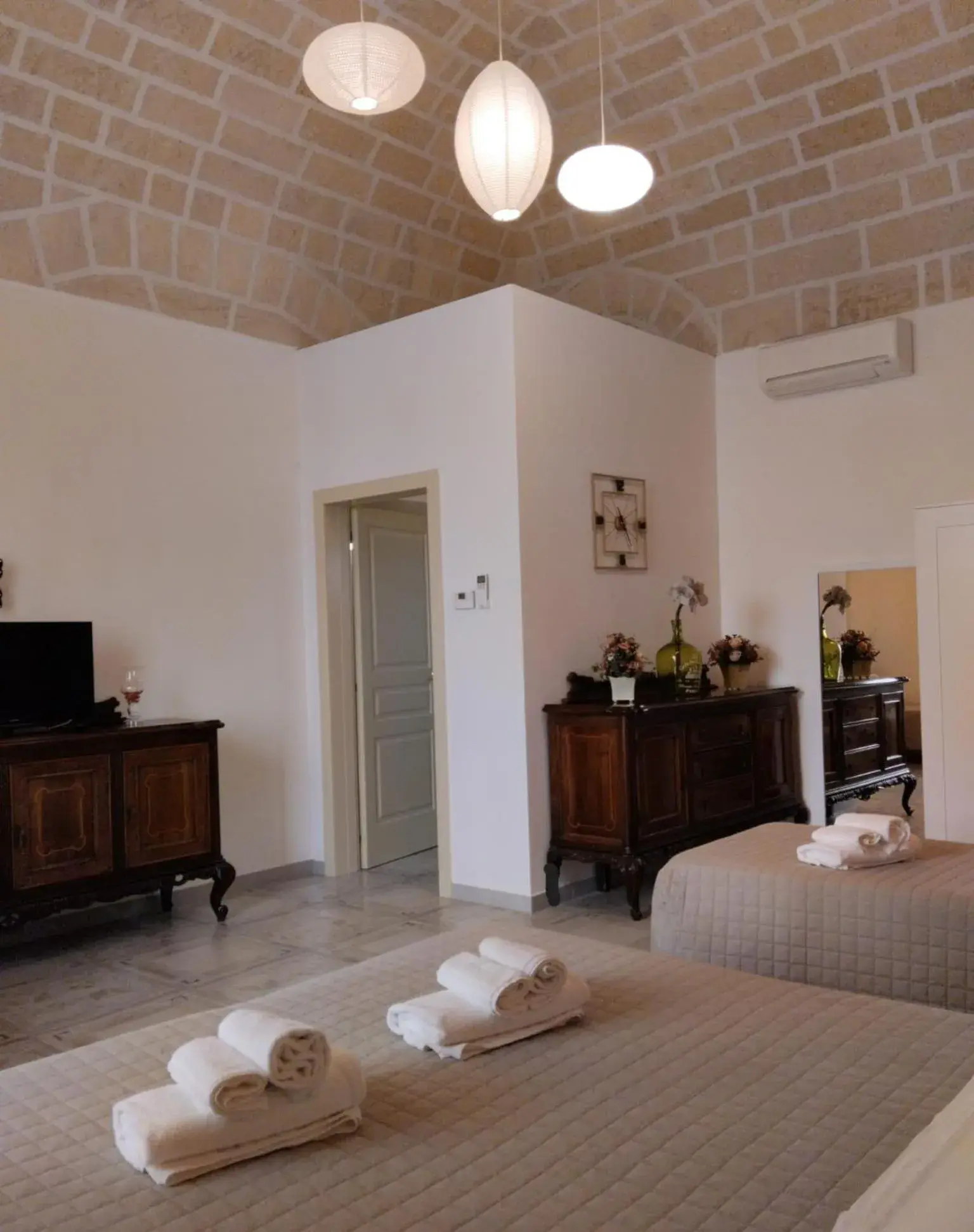 Quadruple Room with Private Bathroom - single occupancy in Antica Dimora Le sette Lune Quadruple Room with Private Bathroom - single occupancy in Antica Dimora Le sette Lune
