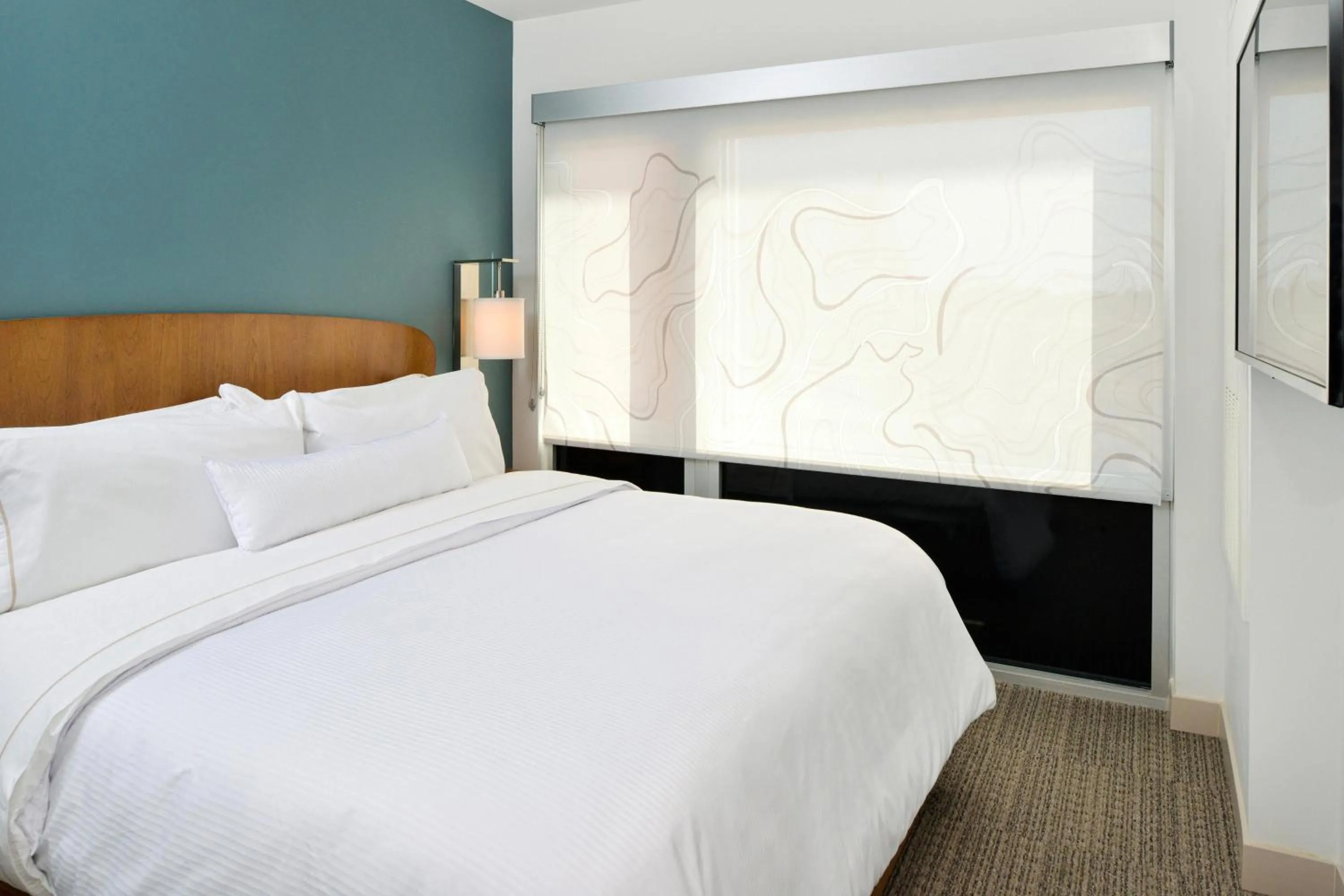 Bedroom, Bed in Element Kansas City Overland Park