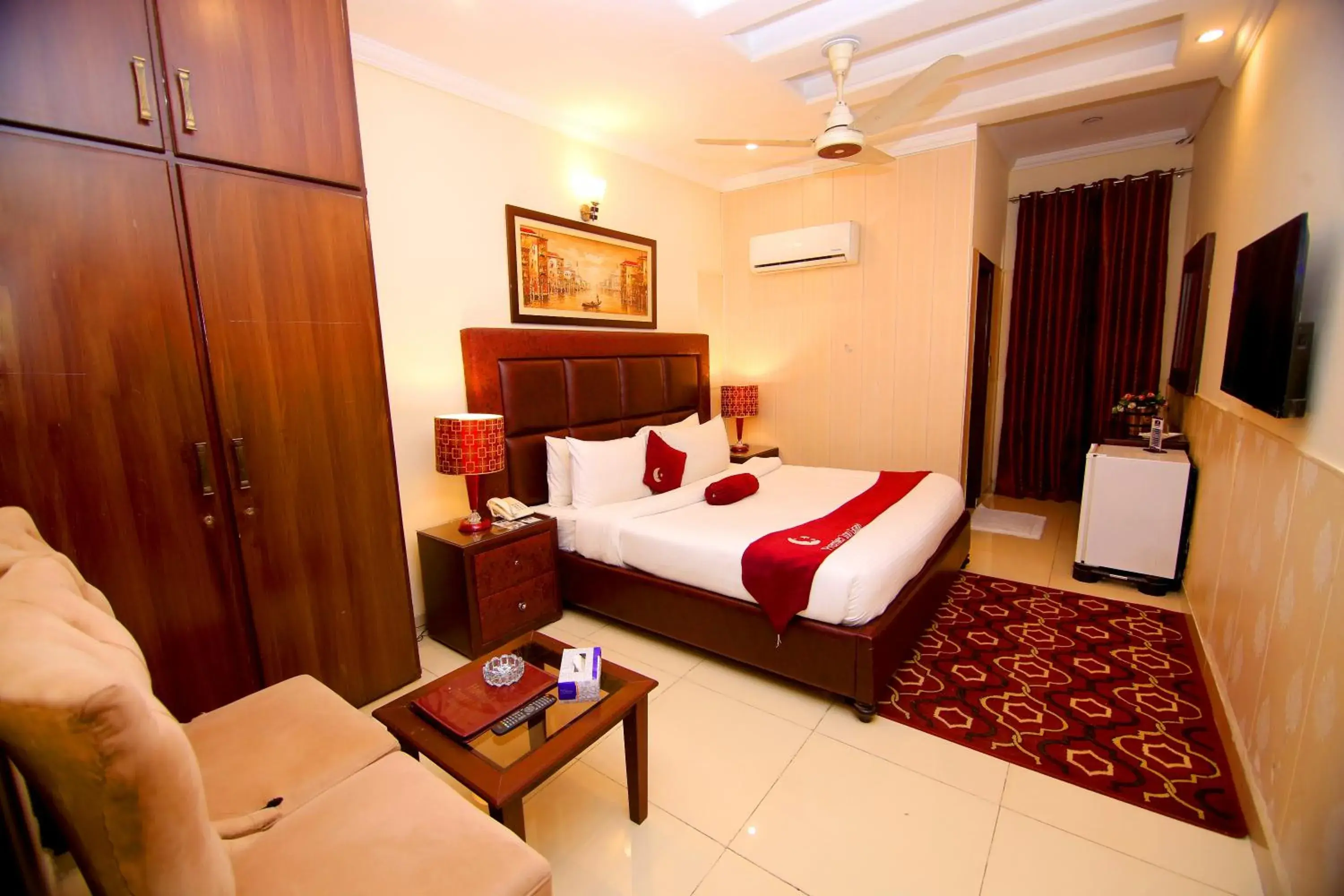 Bedroom, Bed in Premier Inn Grand Gulberg Lahore Bedroom, Bed in Premier Inn Grand Gulberg Lahore
