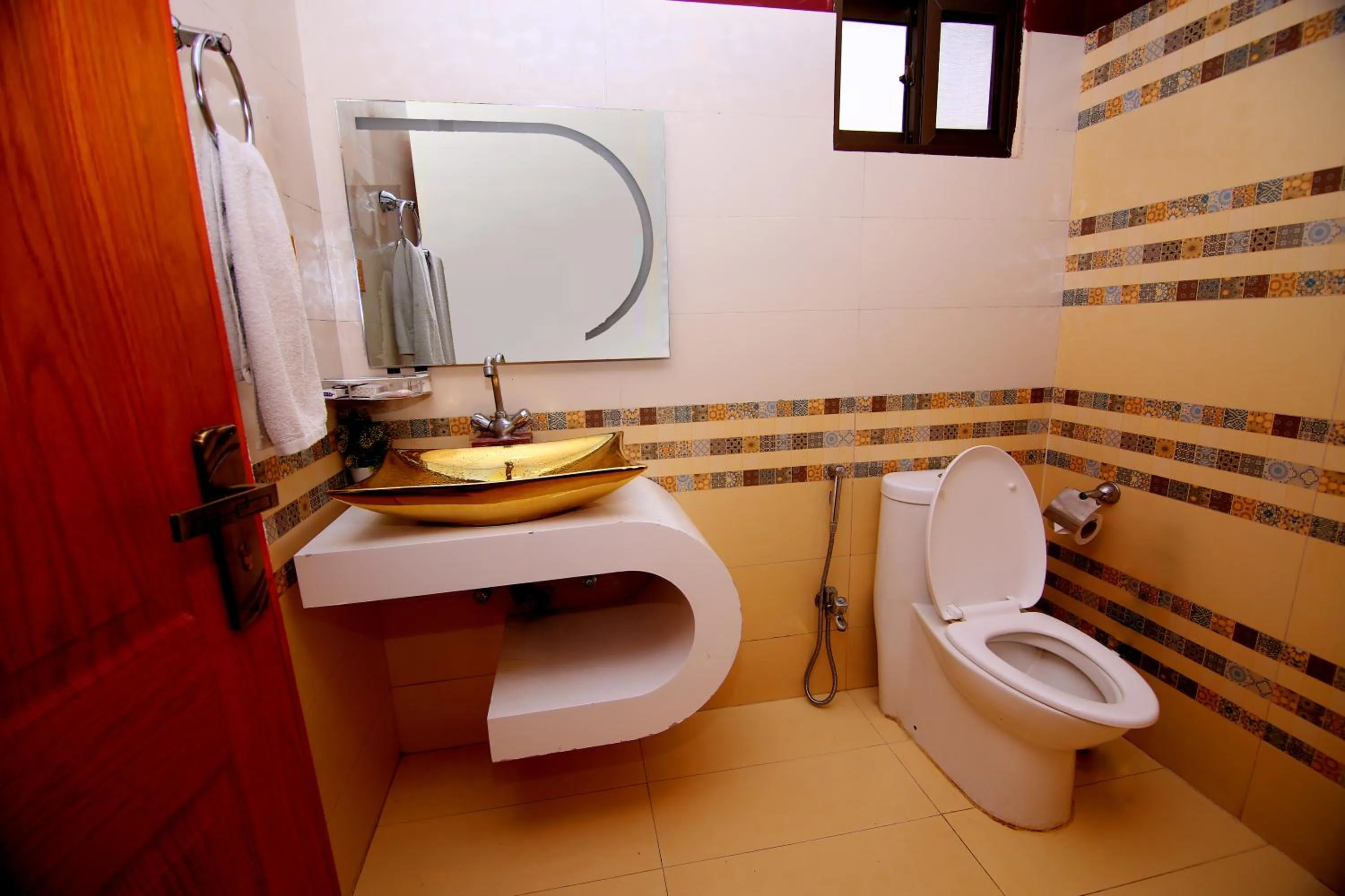 Bathroom in Premier Inn Grand Gulberg Lahore