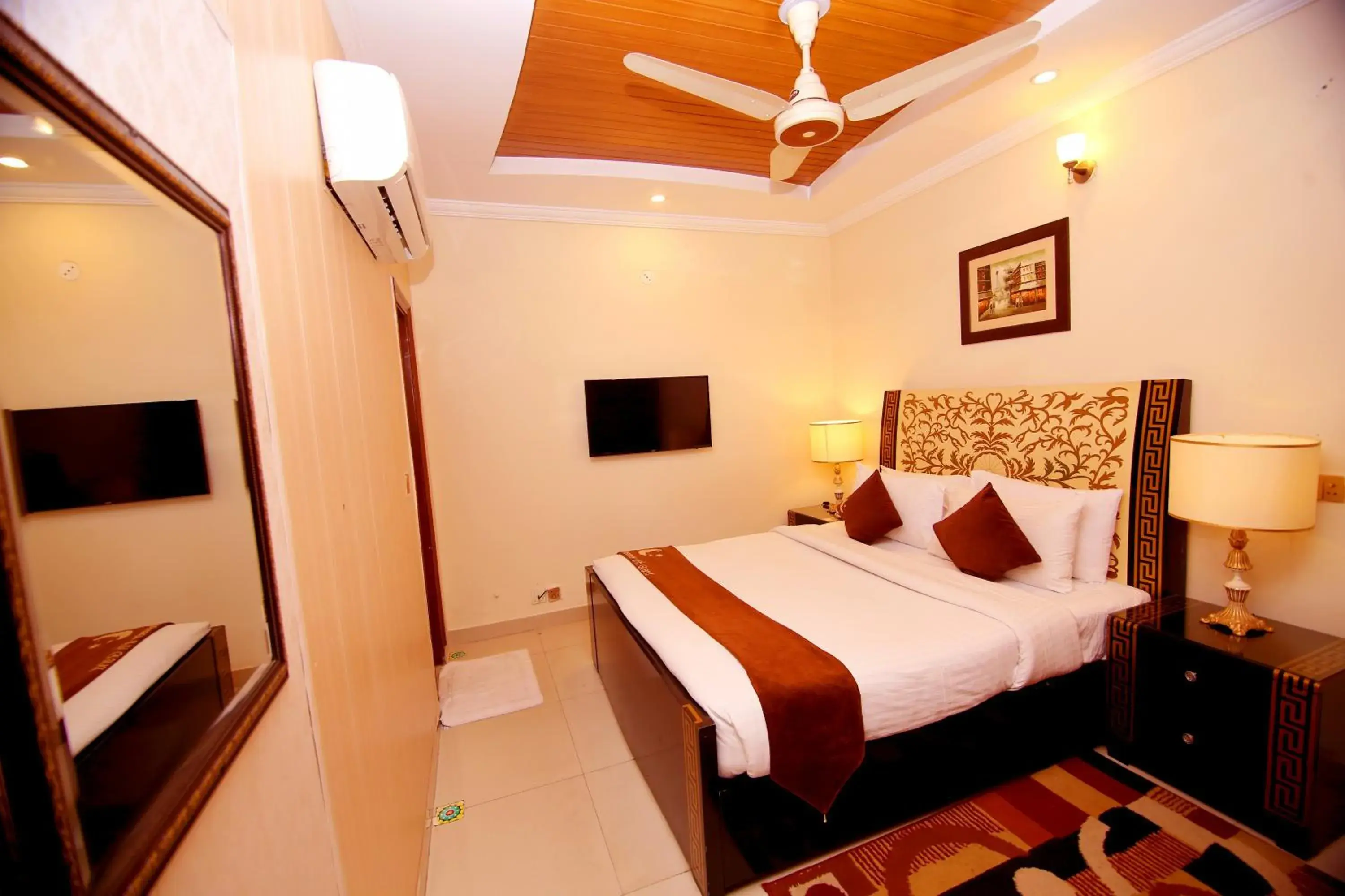 Bedroom, Bed in Premier Inn Grand Gulberg Lahore Bedroom, Bed in Premier Inn Grand Gulberg Lahore