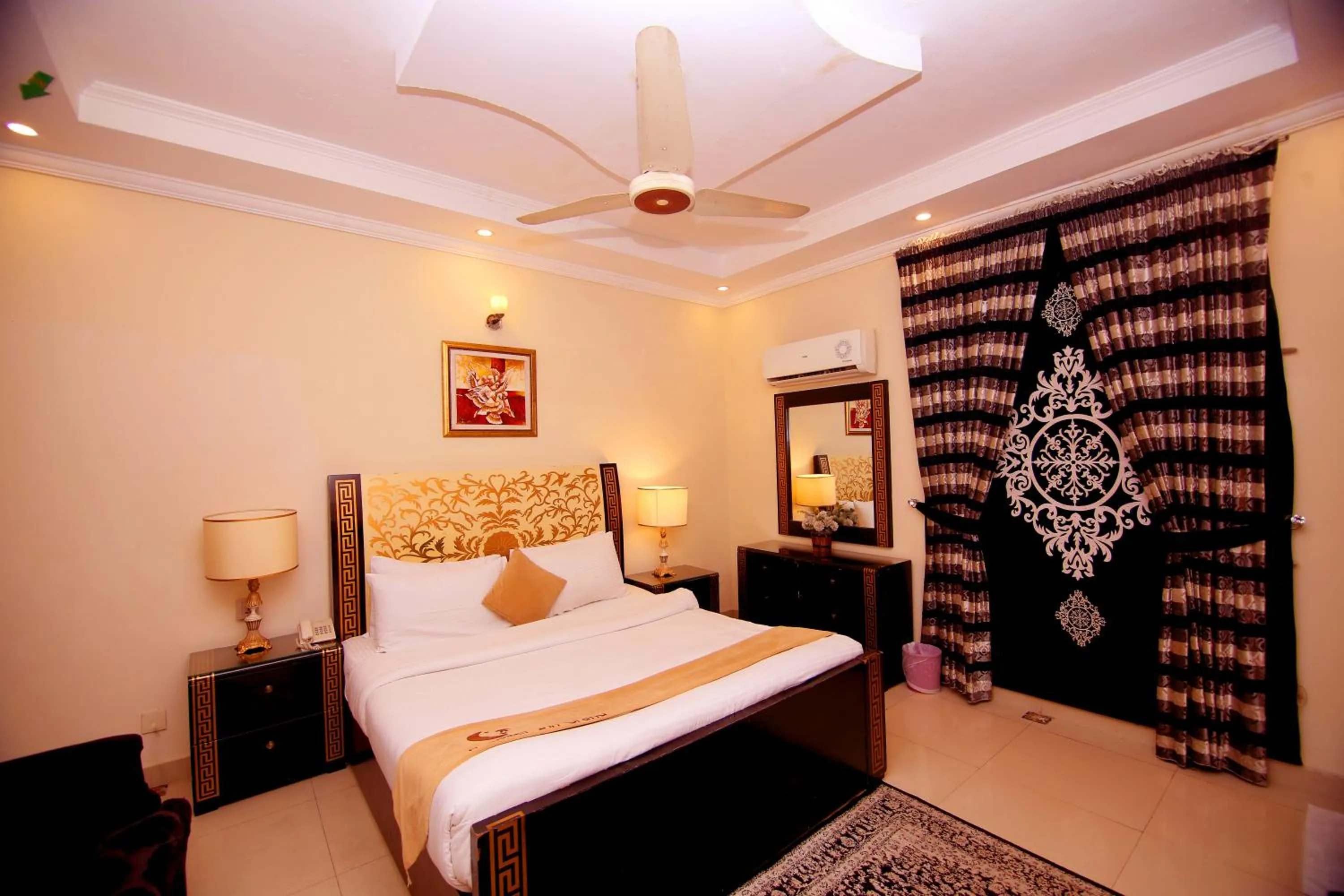 Bedroom, Bed in Premier Inn Grand Gulberg Lahore