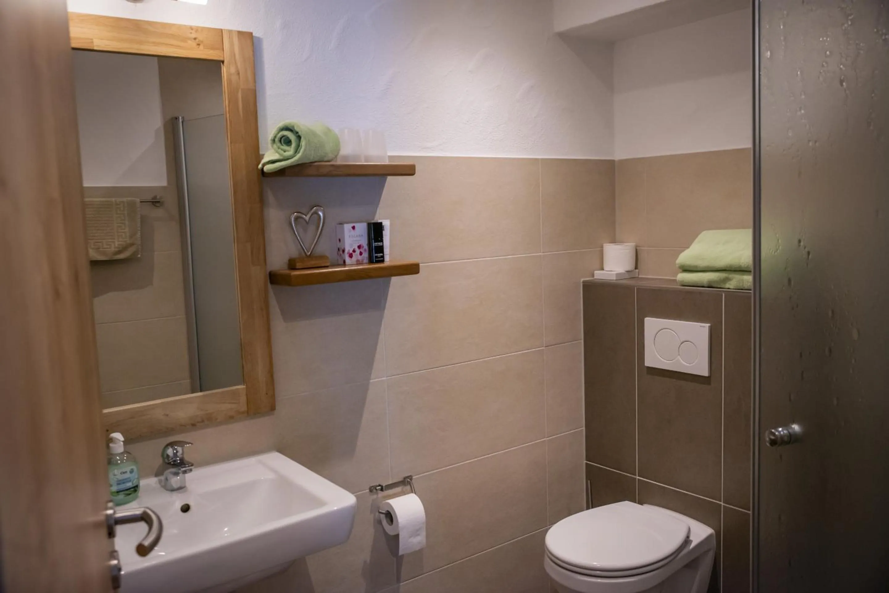 Bathroom in Landgasthof Winzerscheune