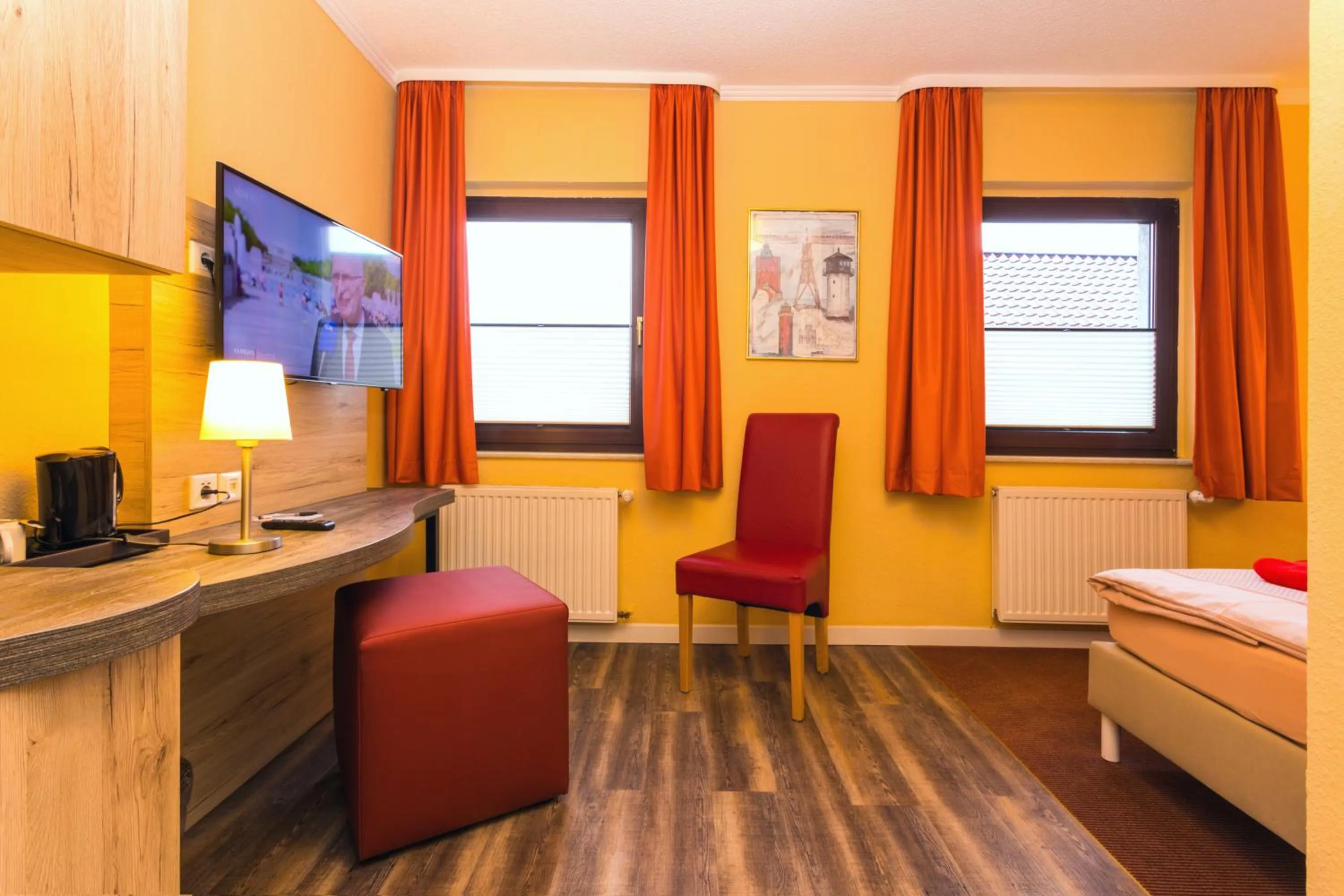 Coffee/tea facilities, Bed in Hotel & Restaurant Hanse Kogge