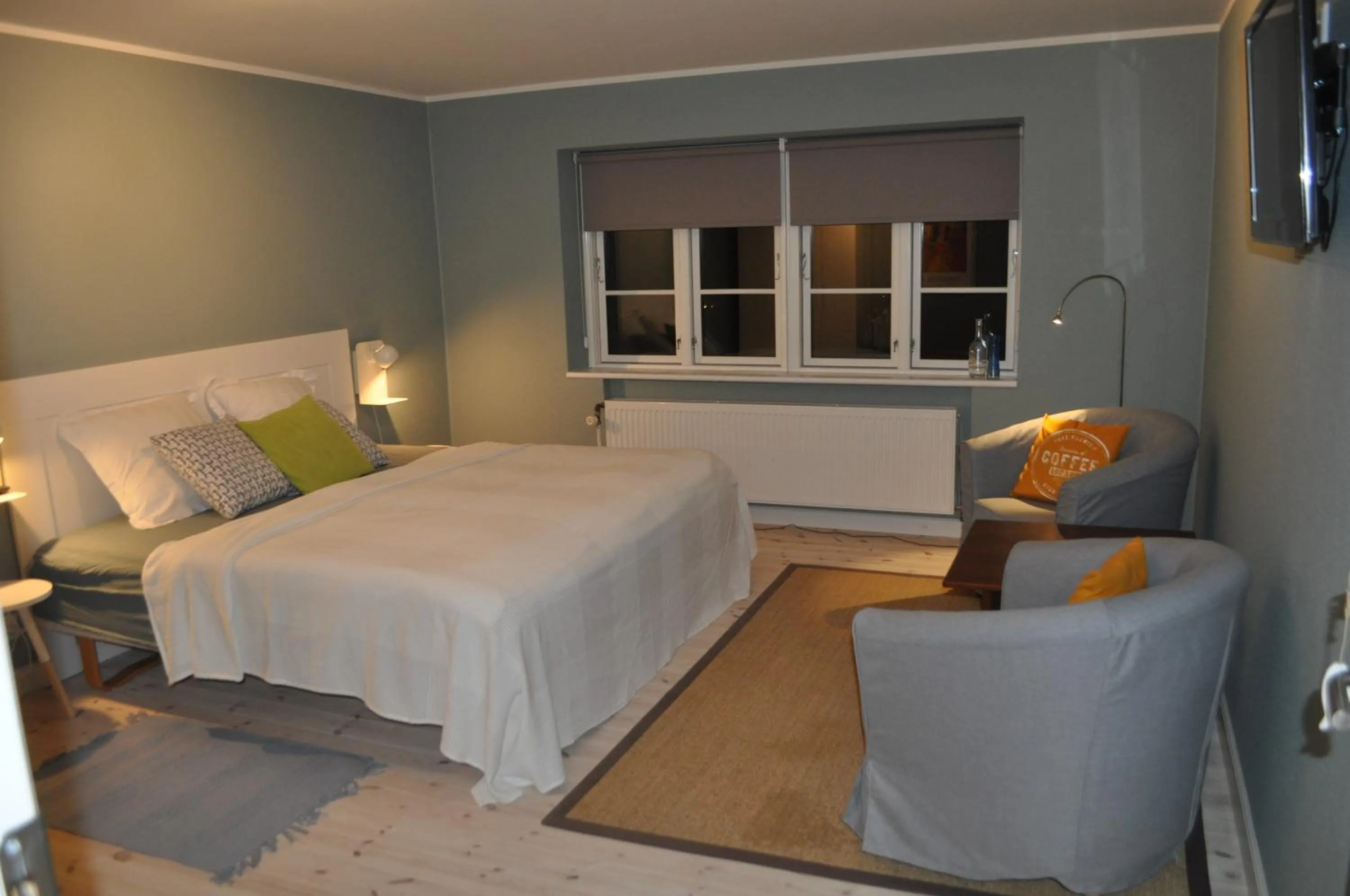 Photo of the whole room in Bed & Kitchen „Den gamle Skole“ Nr. Sejerslev