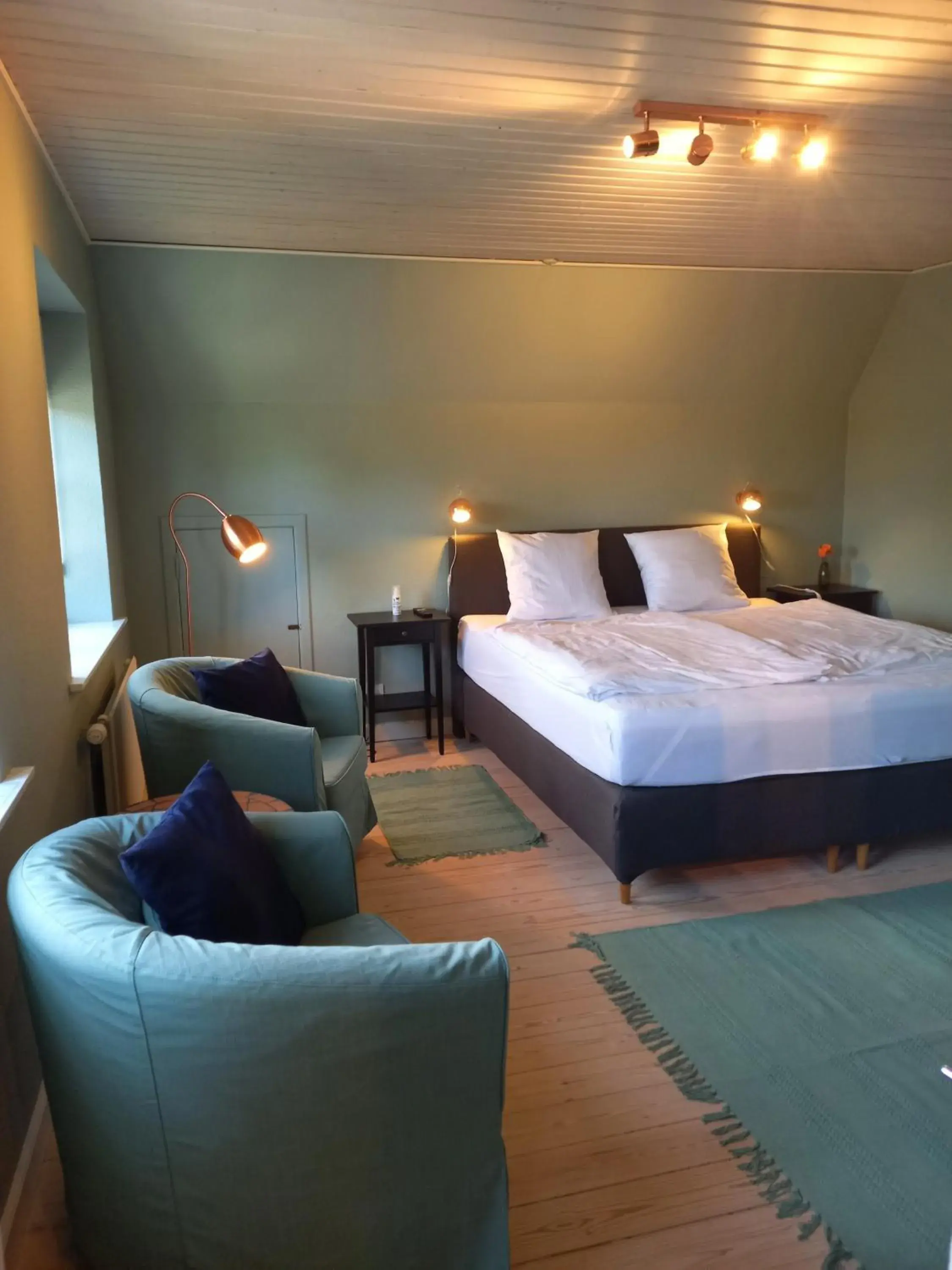 Double Room with Shared Bathroom in Bed & Kitchen „Den gamle Skole“ Nr. Sejerslev Double Room with Shared Bathroom in Bed & Kitchen „Den gamle Skole“ Nr. Sejerslev