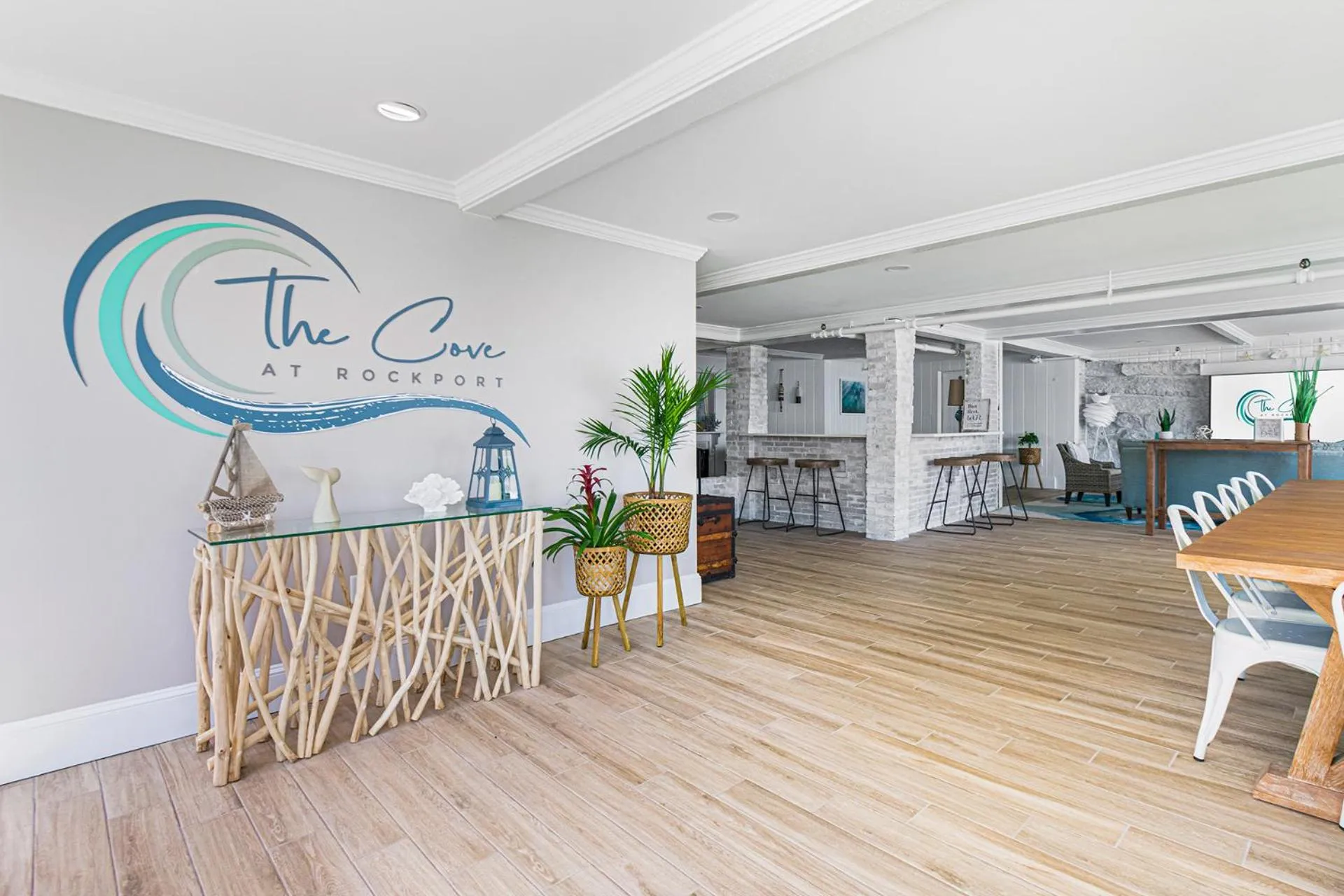 Communal lounge/ TV room in The Cove at Rockport